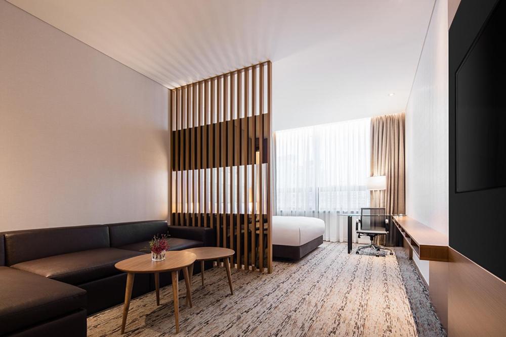 Junior King Suite - Non-Smoking