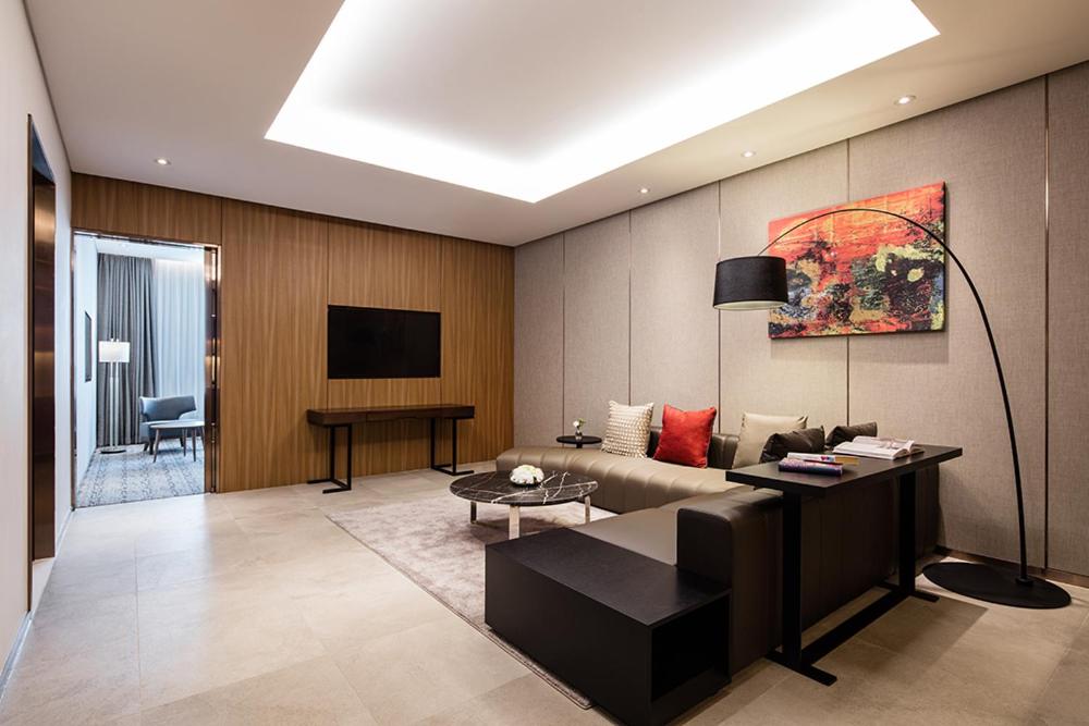 Spa King Suite - Non-Smoking