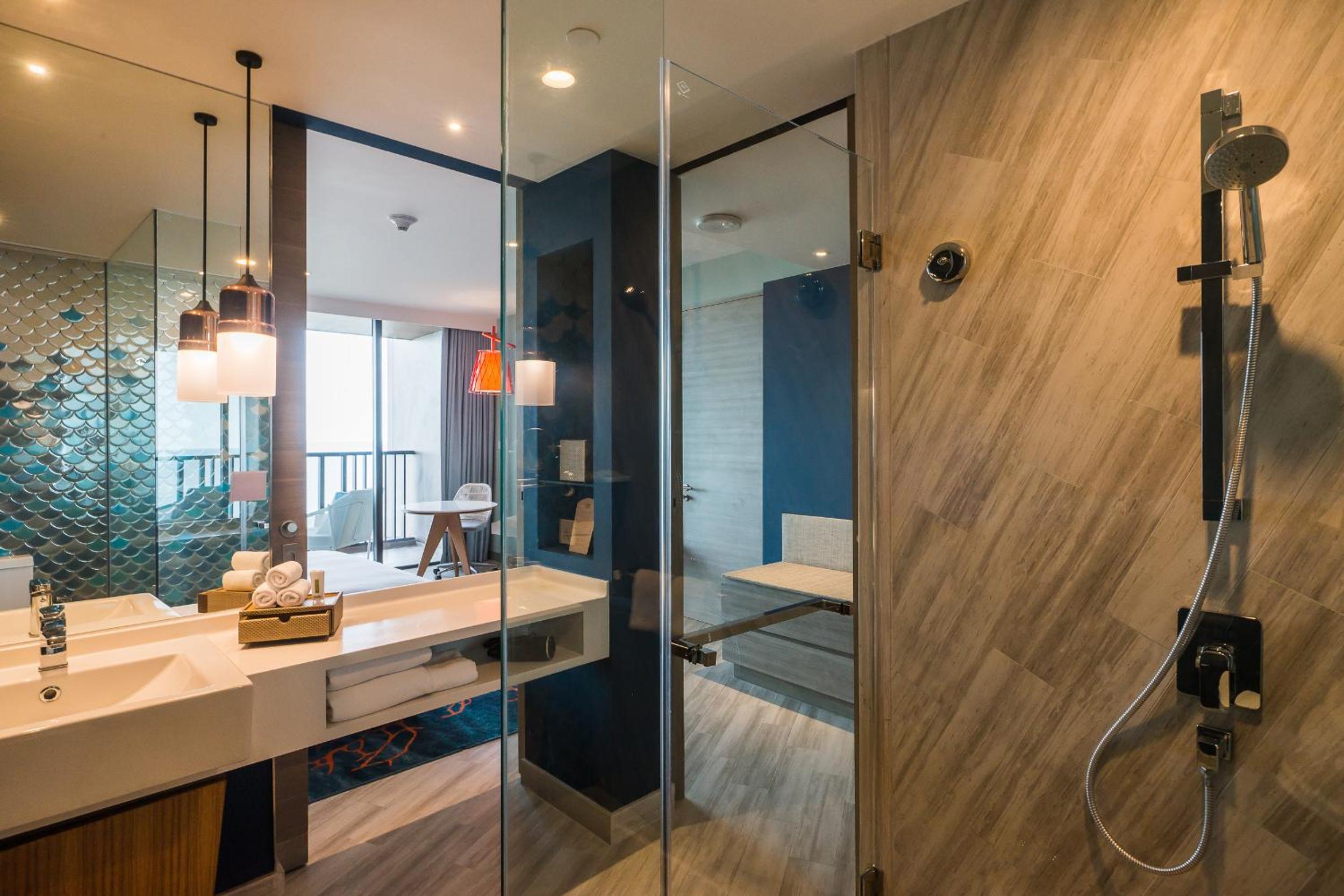 Standard King Room with Ocean View -High Floor