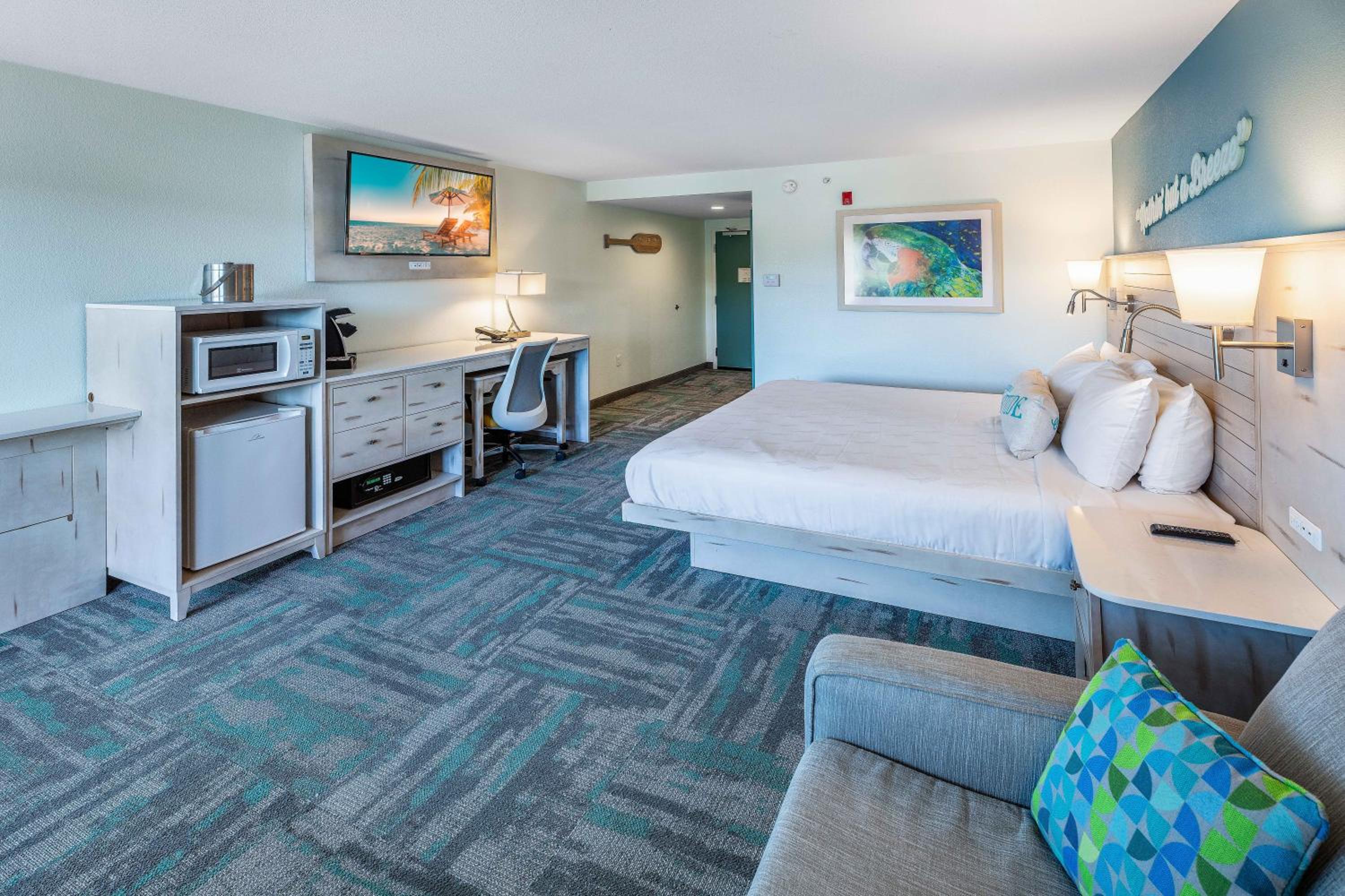 Island King Deluxe with Sleeper Sofa
