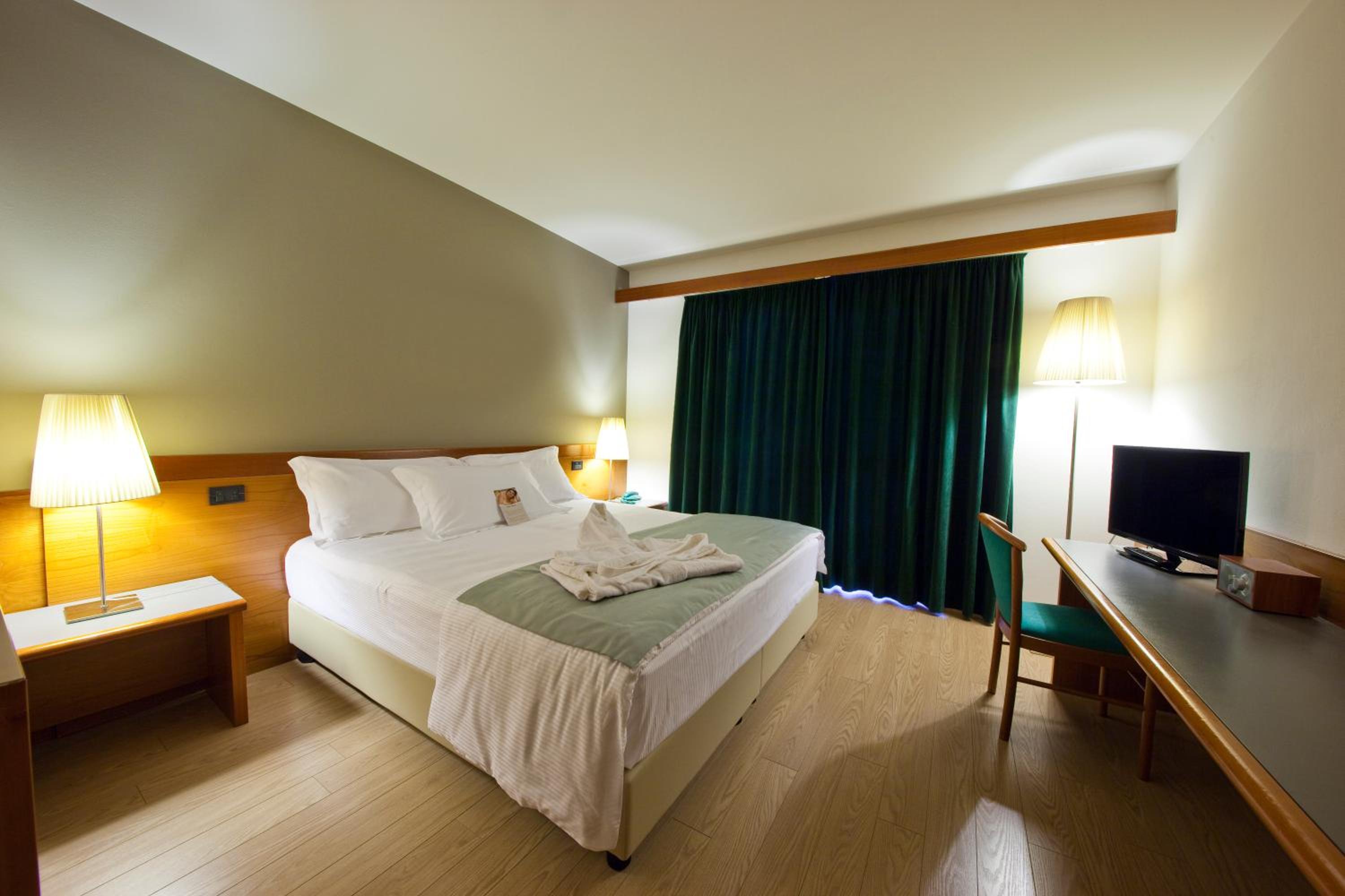 Double or Twin Room photo 2