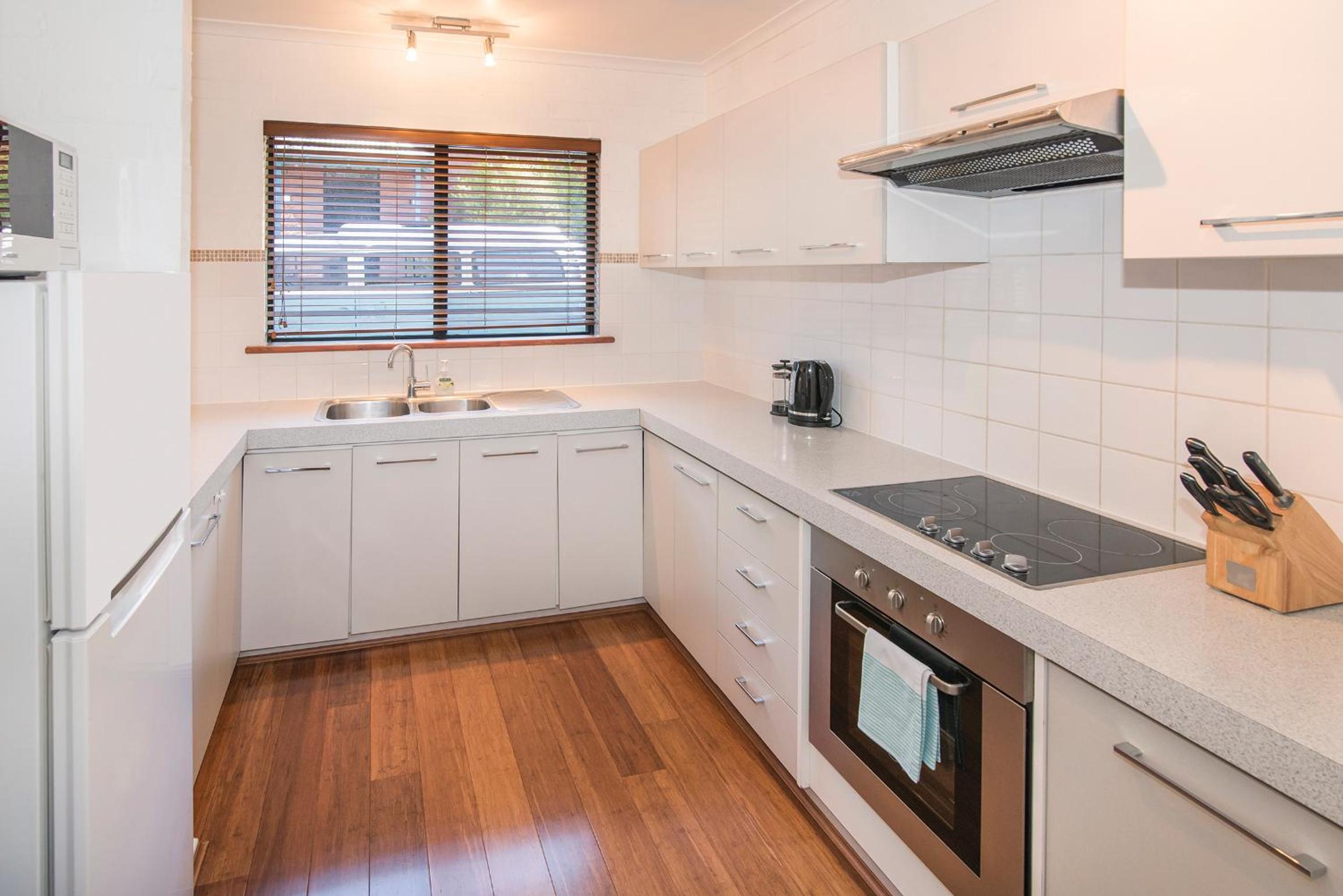 Three-Bedroom House photo 3
