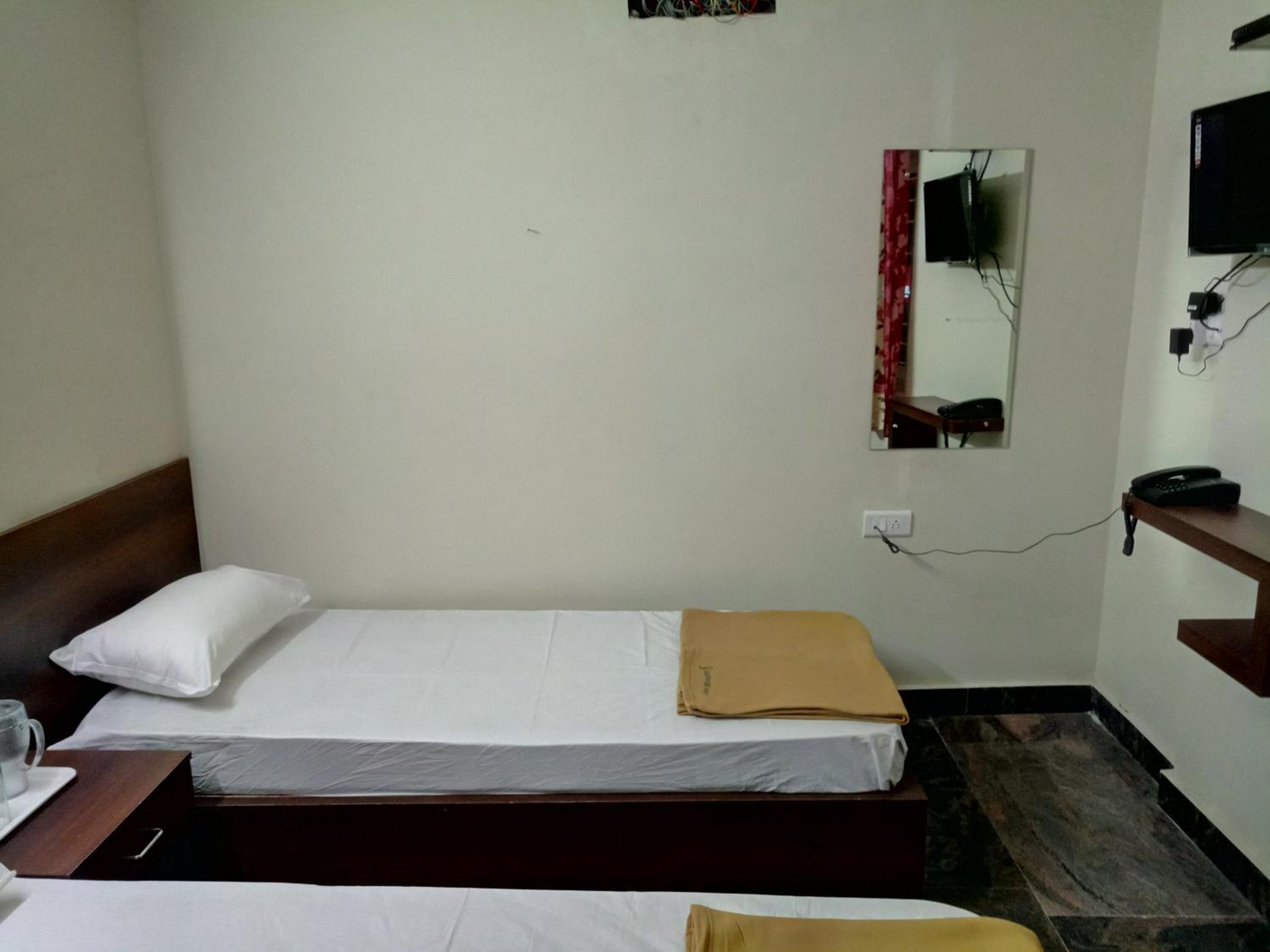 Budget Triple Room - Photo 5