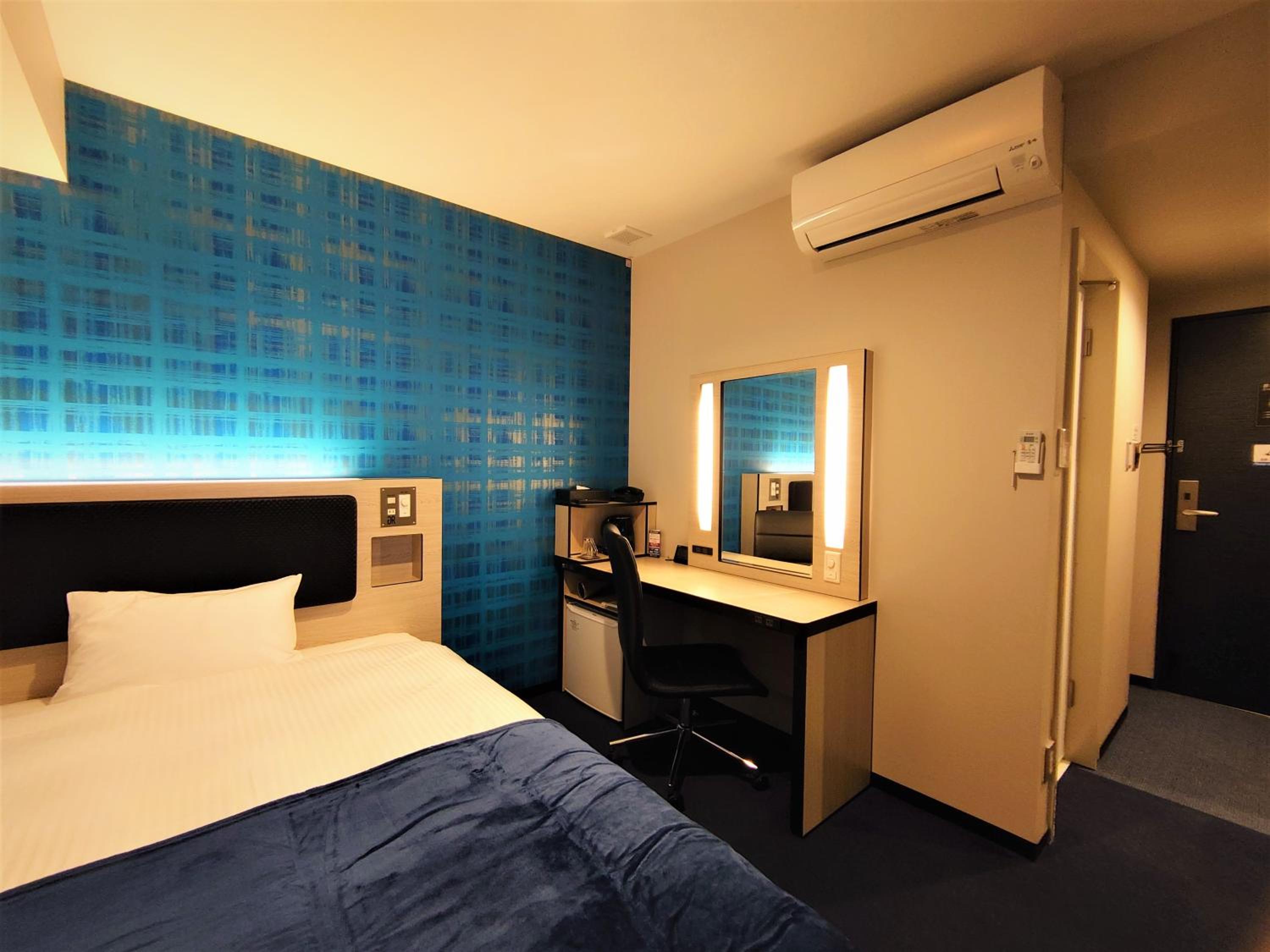 Single Room - Non-Smoking photo 3