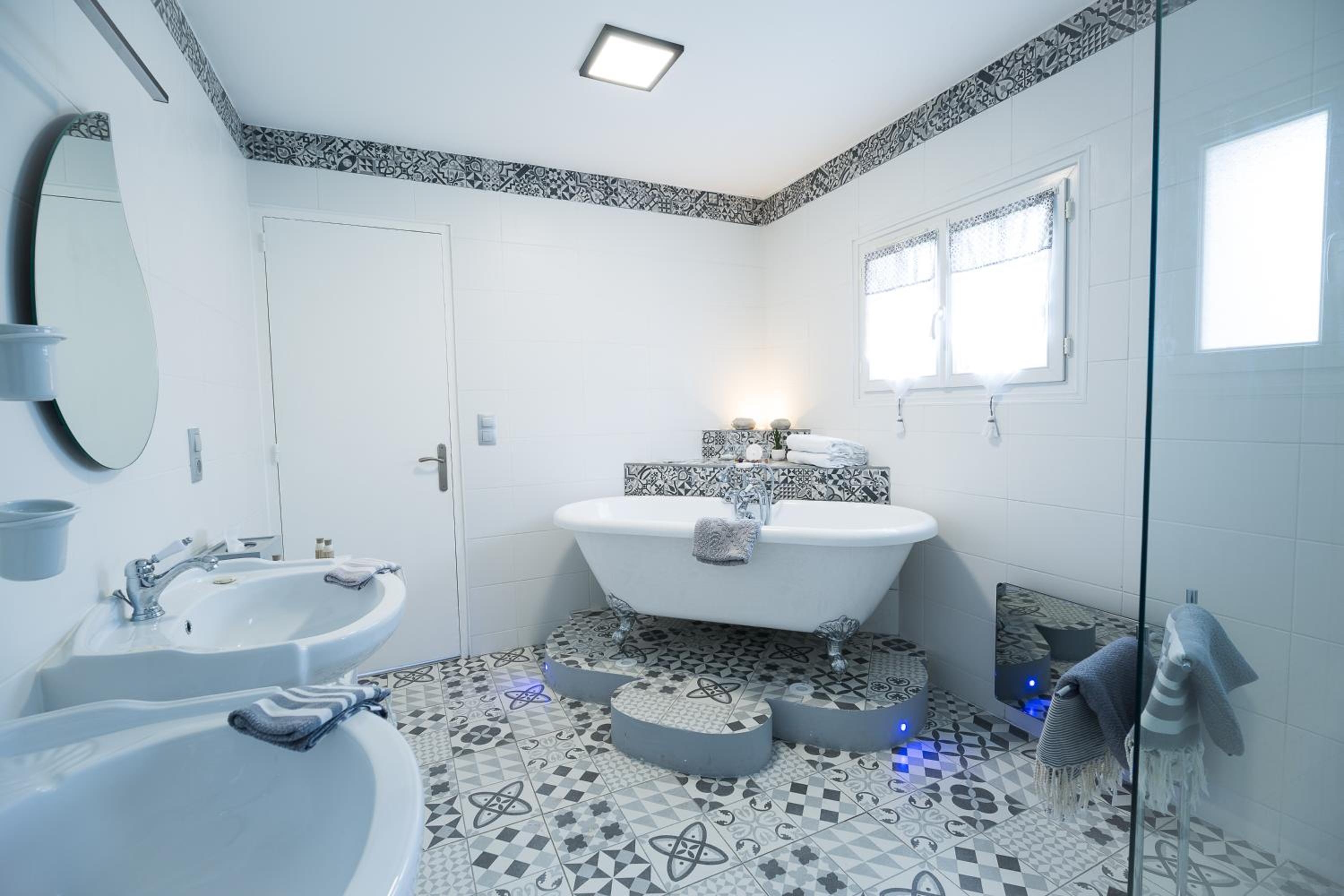 Deluxe Suite photo 2