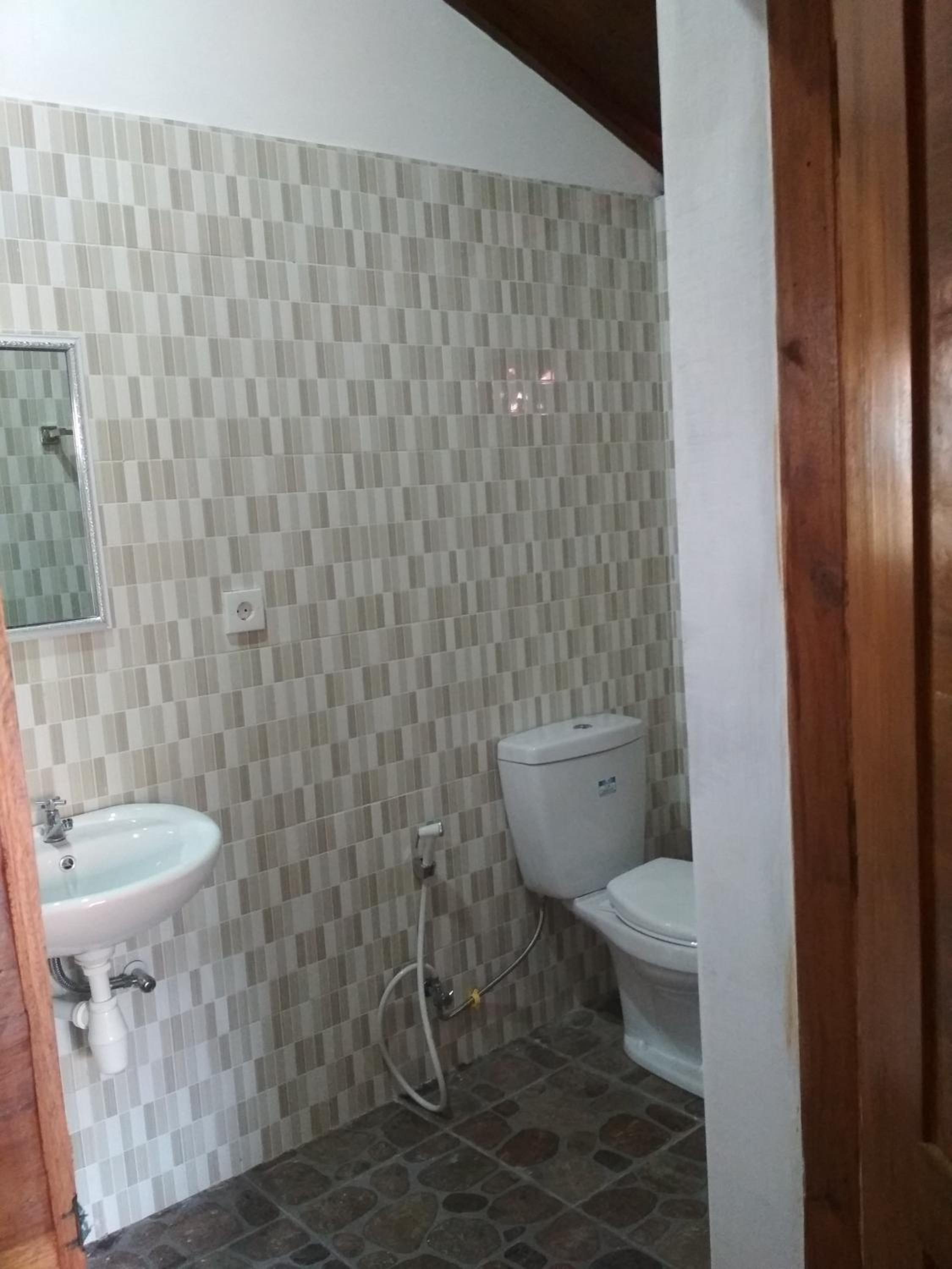 Double Room with Pool View - Photo 7