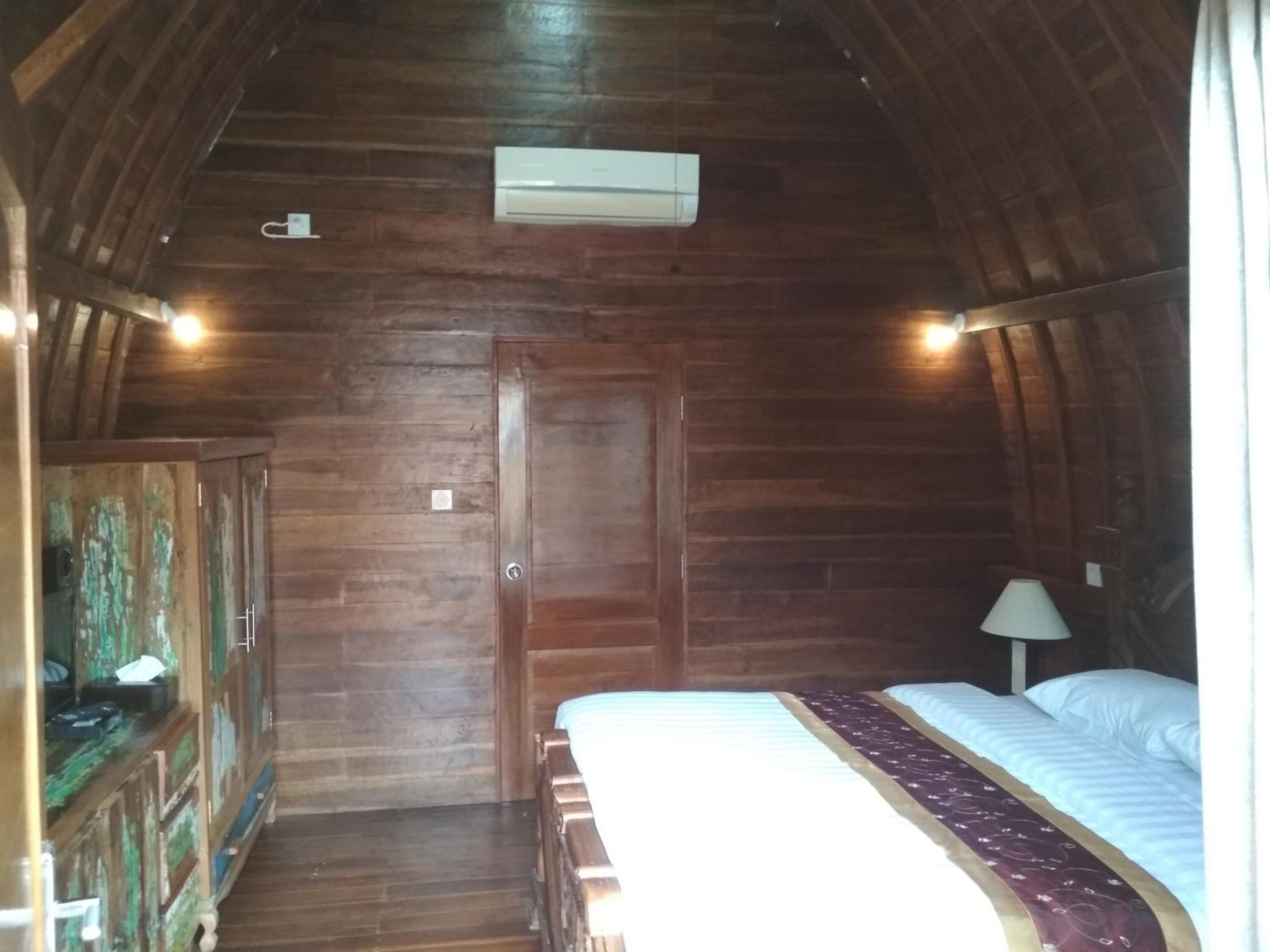 Double Room with Pool View - Photo 5