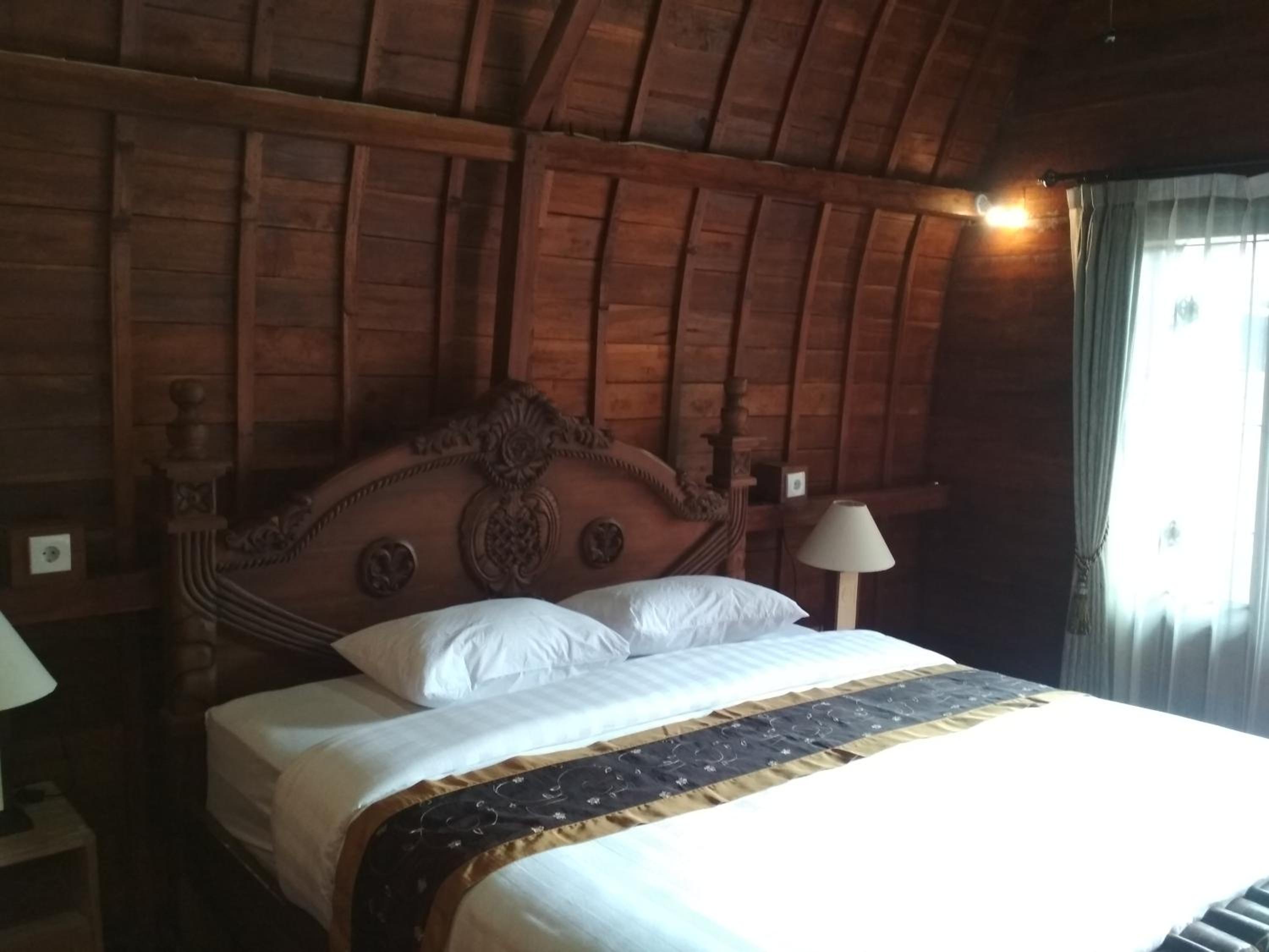 Double Room with Pool View - Photo 4