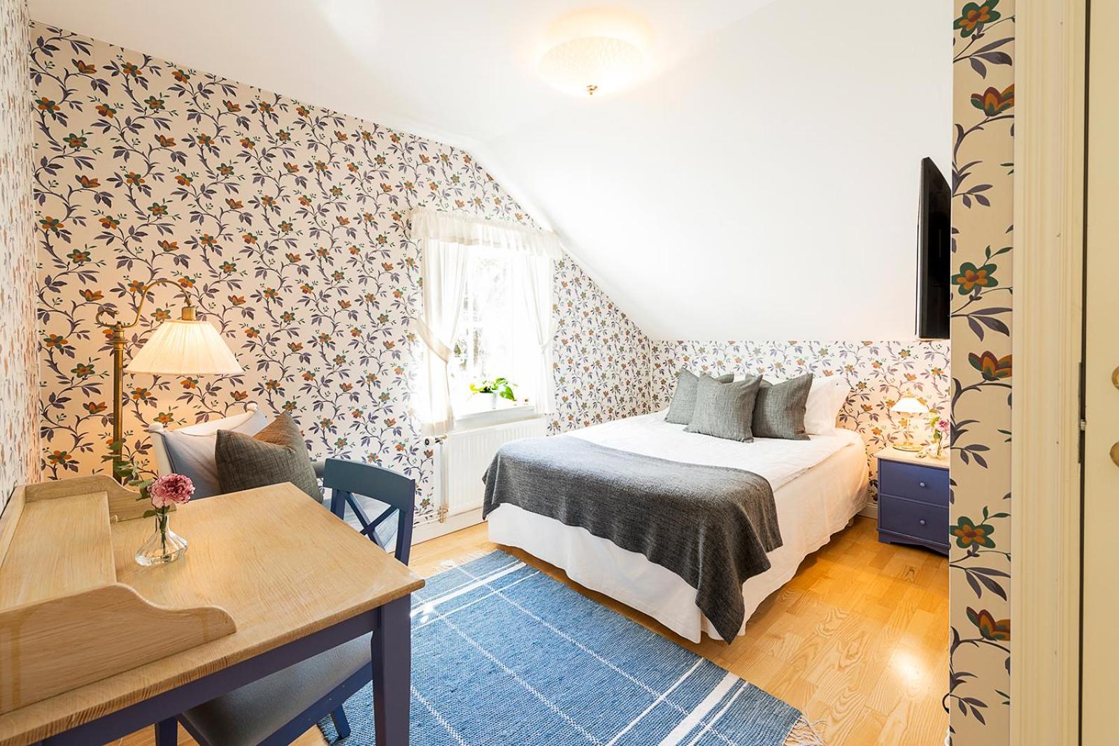 Classic Queen Room