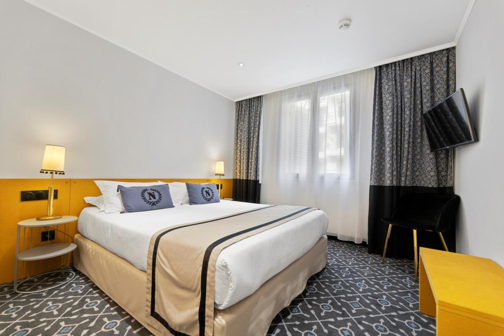 Double Room - Photo 11