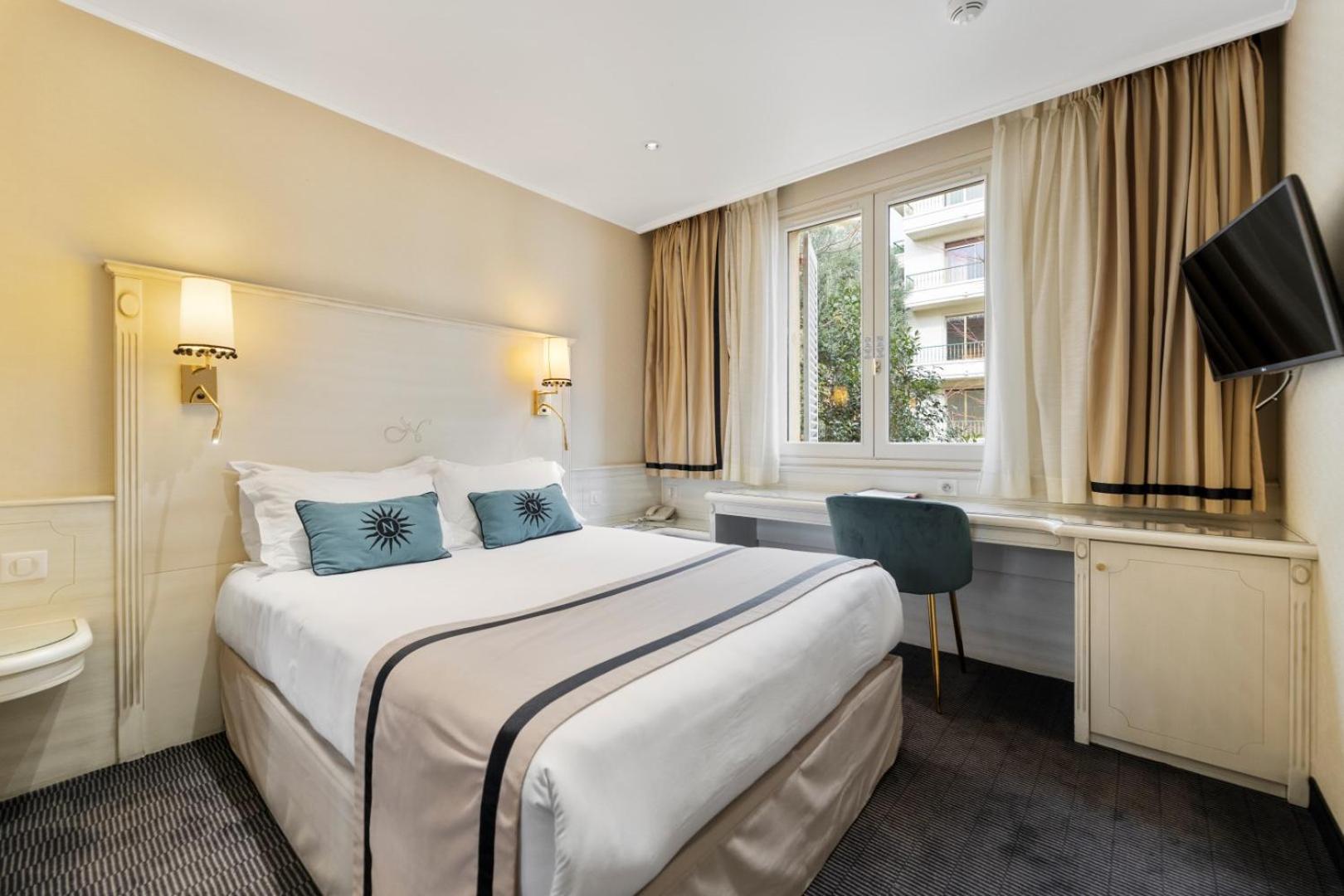 Double Room - Photo 5