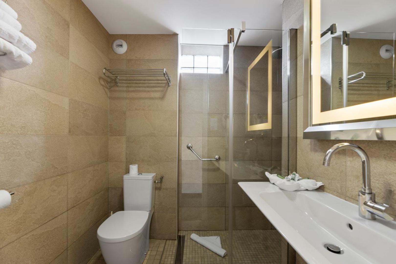 Double Room - Photo 9