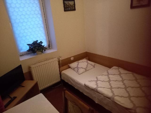 Standard Single Room with Shared Bathroom photo 1