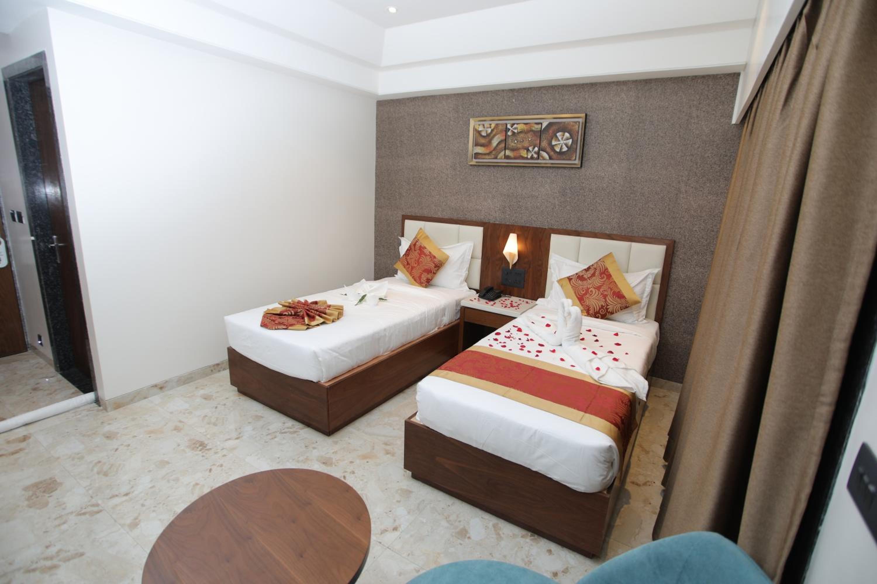 Twin Room - Photo 2