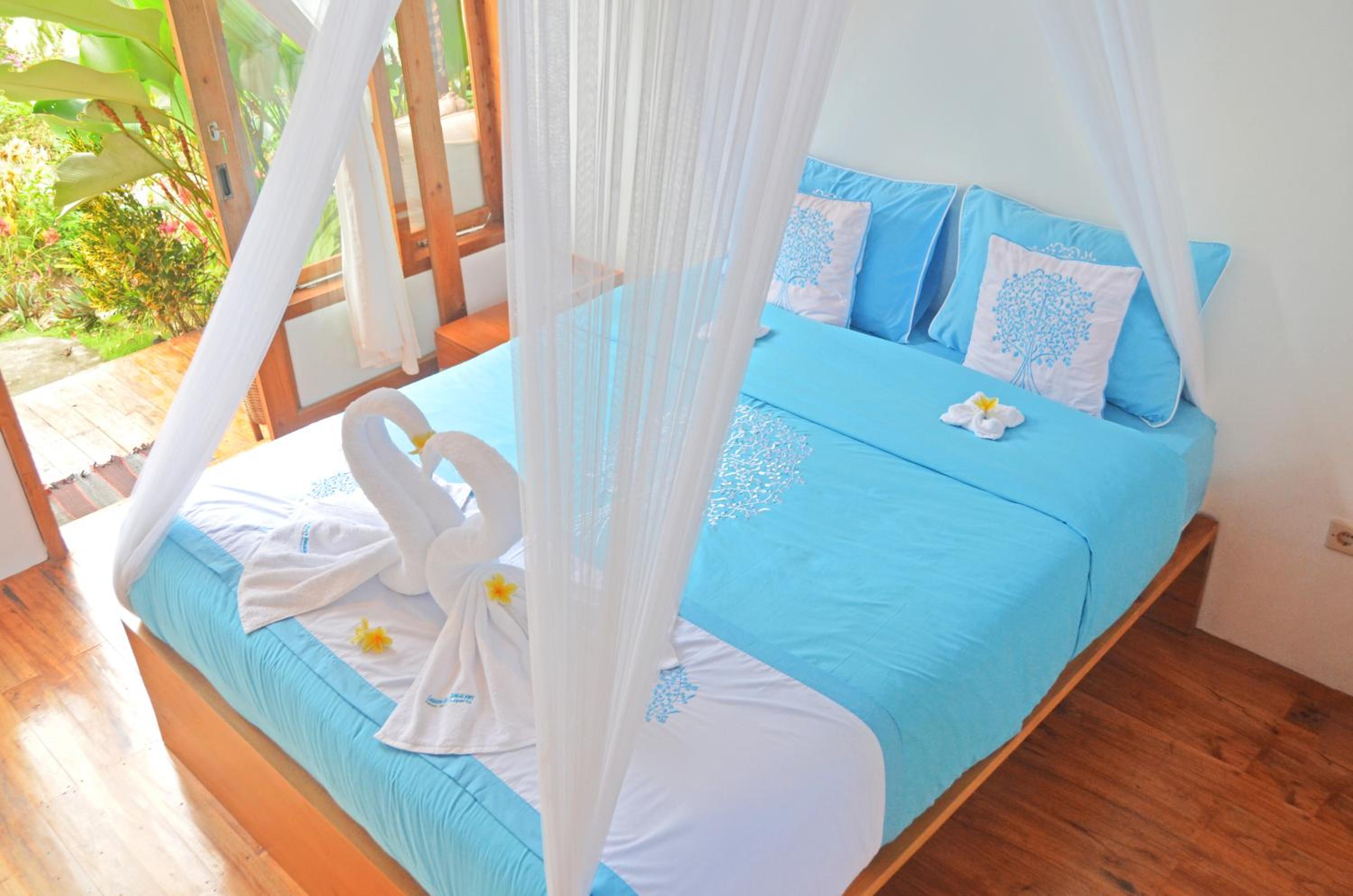 Junior Suite with Pool View