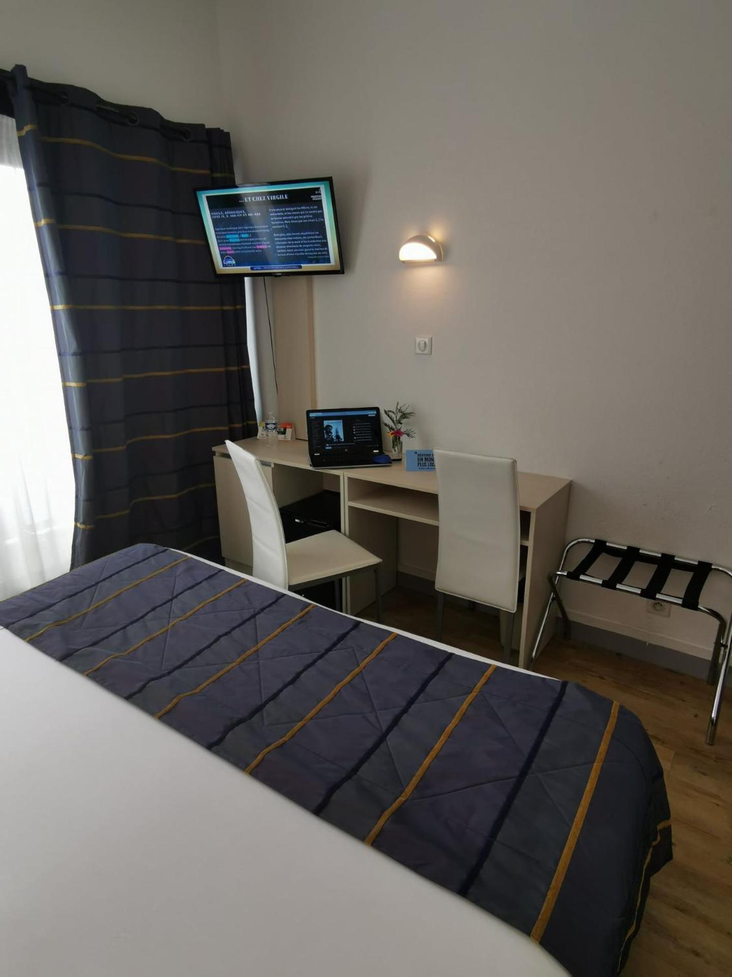 Standard Double Room photo 3