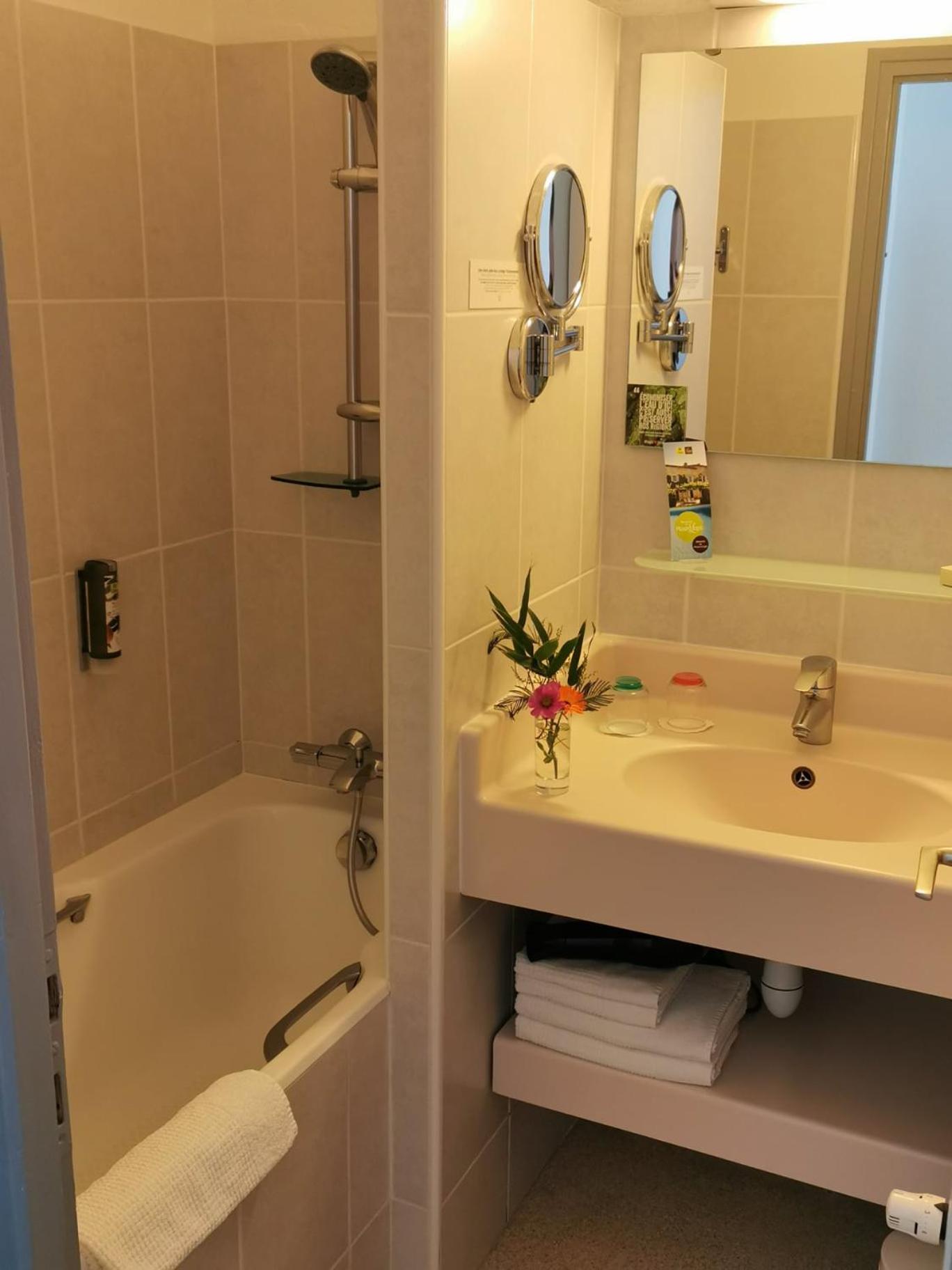 Standard Double Room photo 3