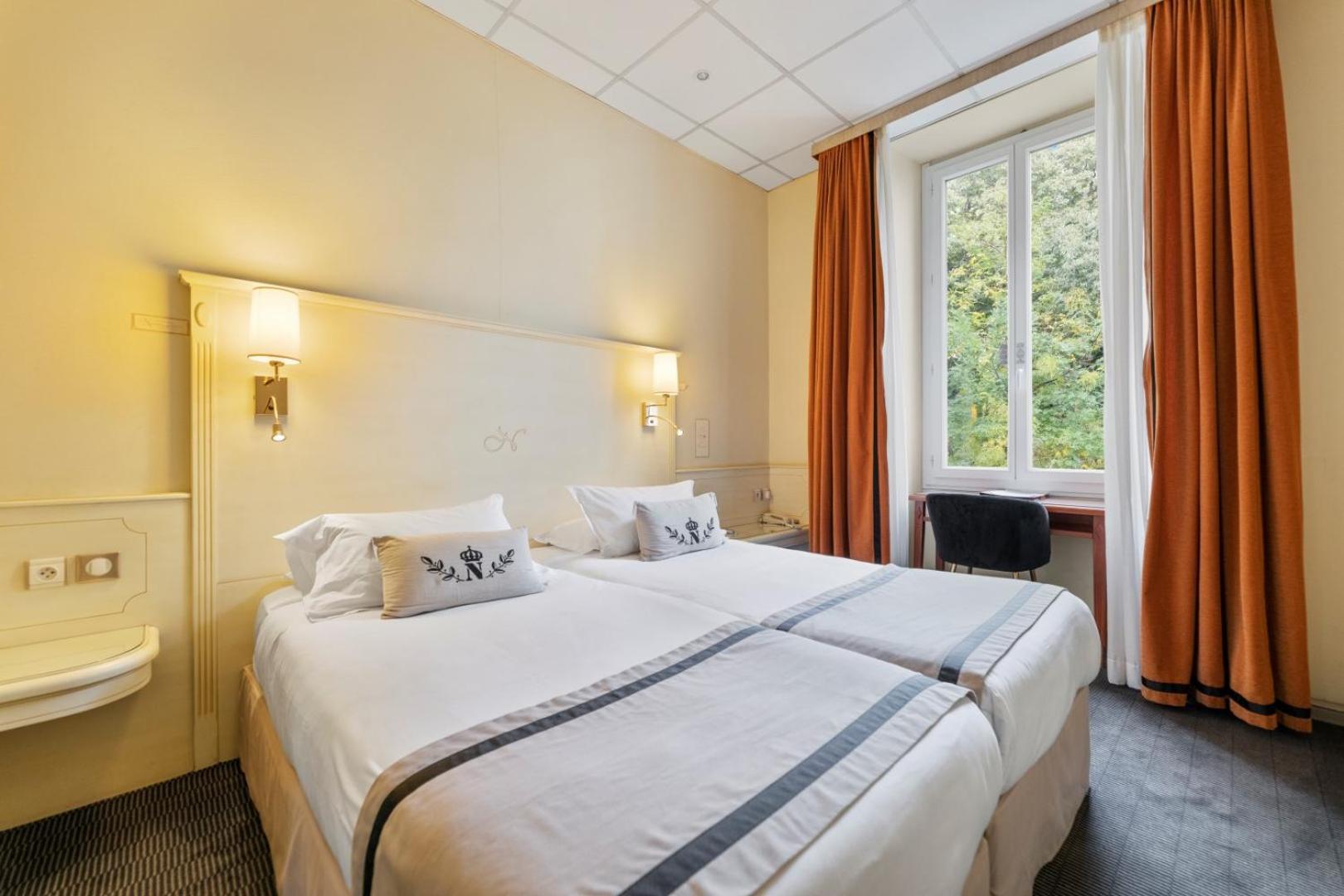 Twin Room - Photo 2
