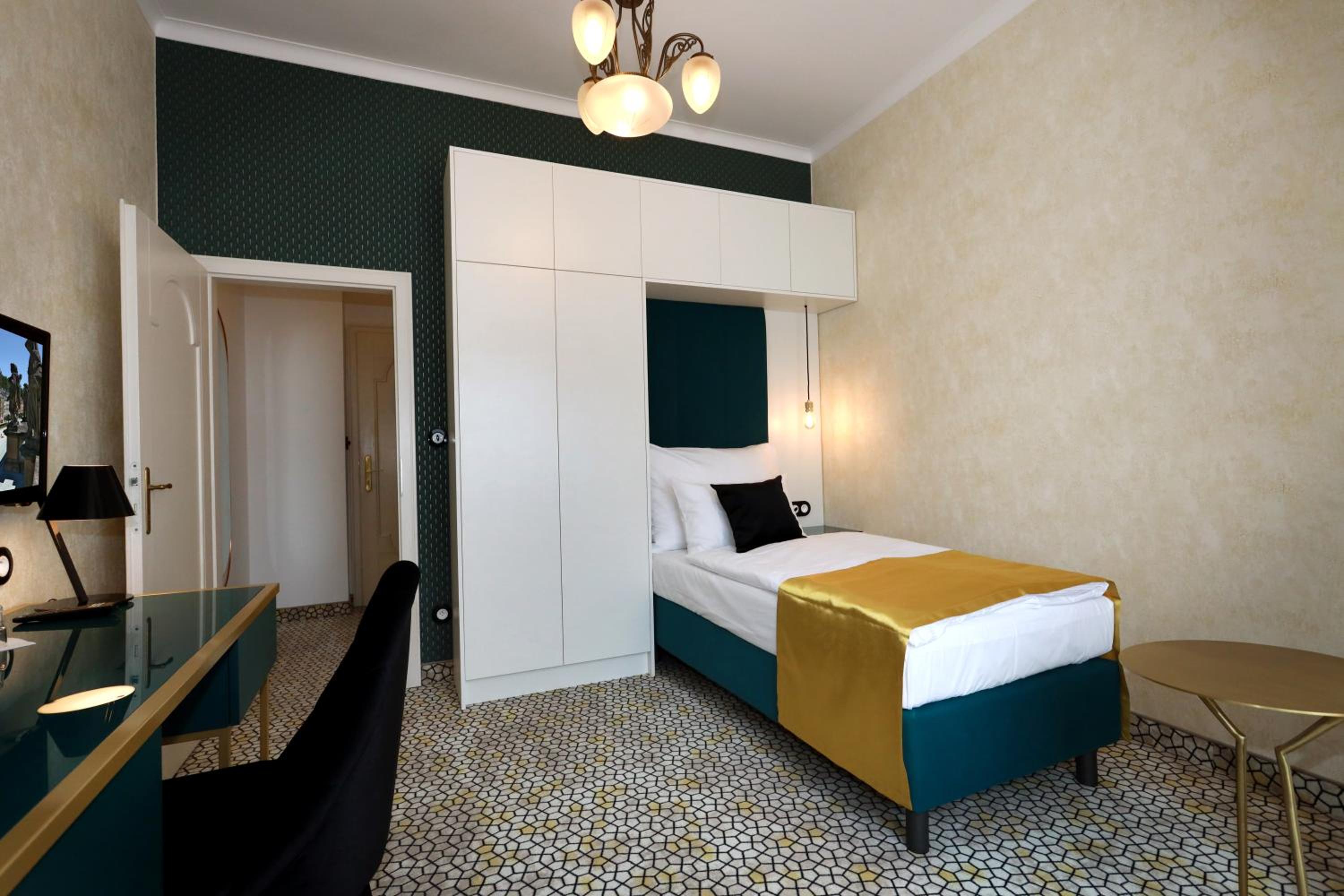 Single Room photo 1