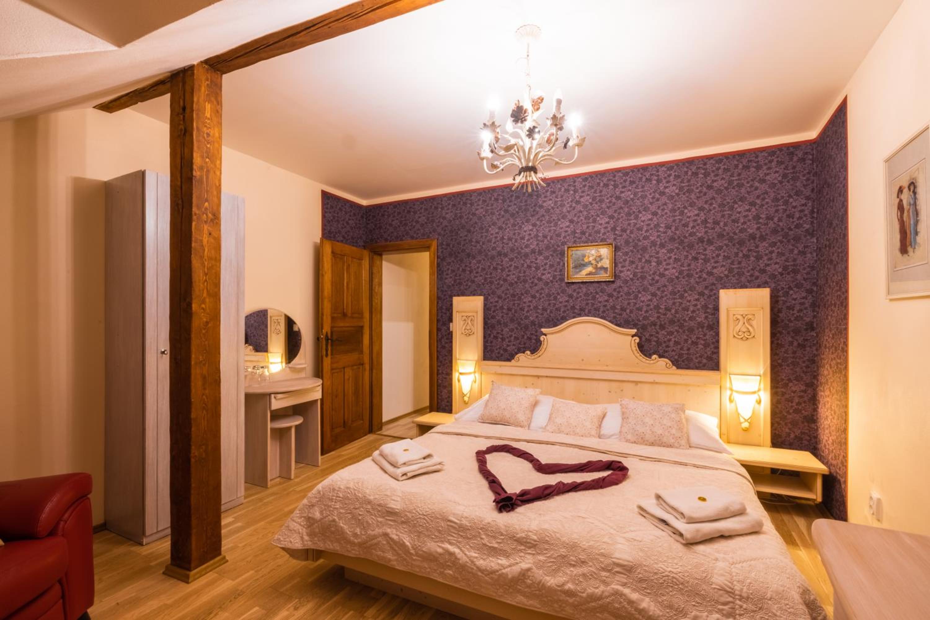 Quadruple Room with Private Bathroom - Photo 9