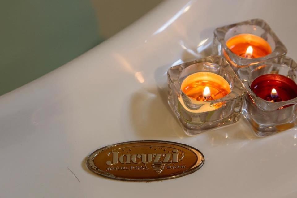 Deluxe Suite with Spa Bath