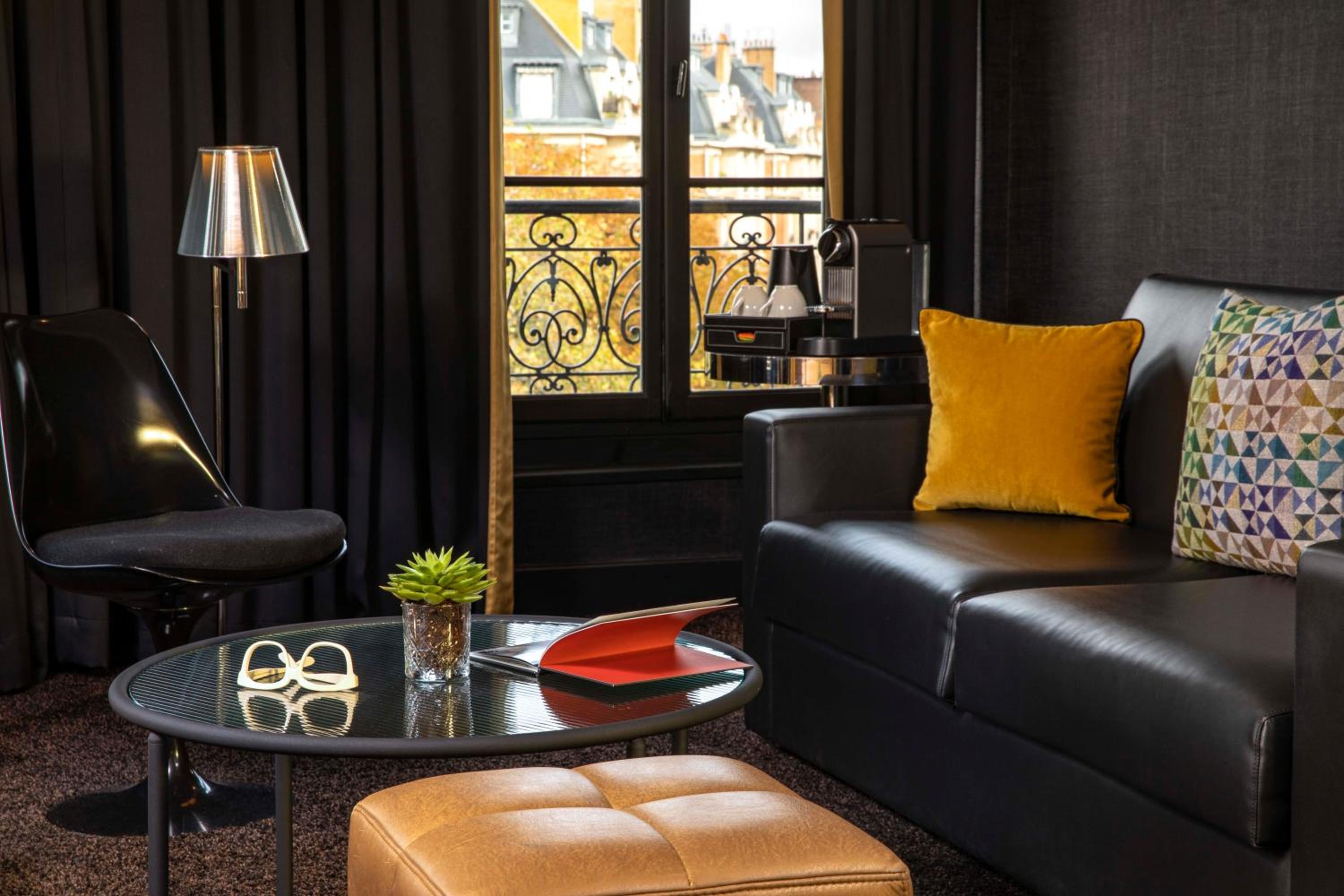 Suite with Eiffel Tower View