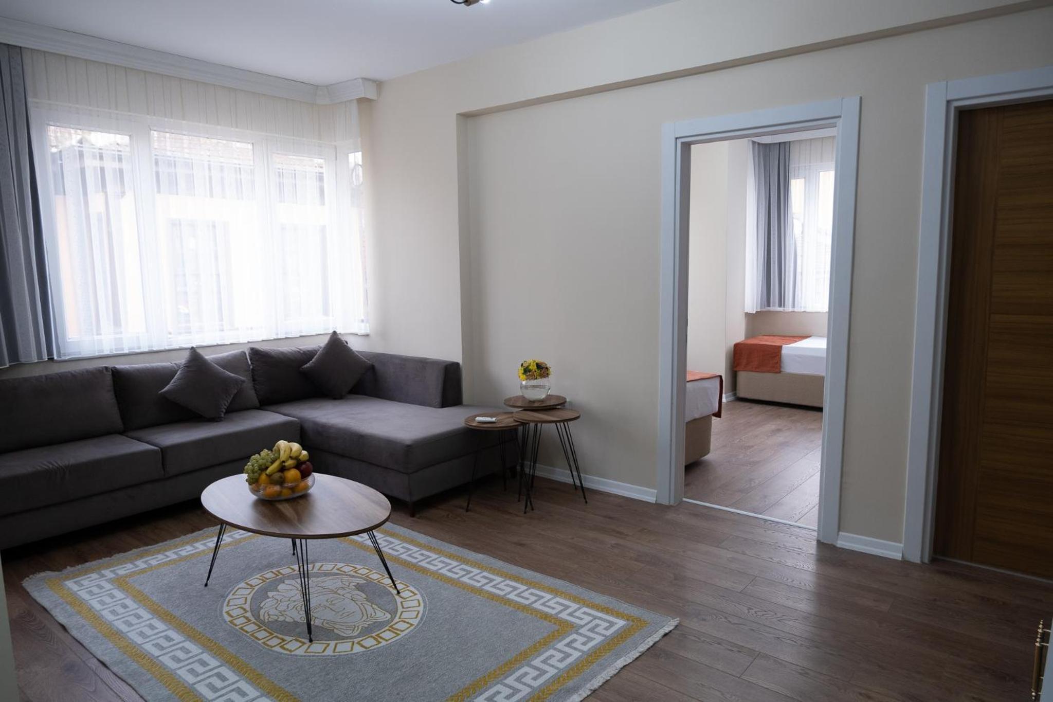 Three-Bedroom Apartment - Photo 9