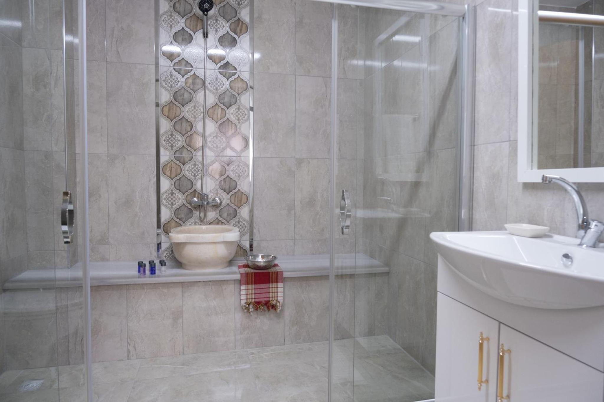 Three-Bedroom Apartment - Photo 7