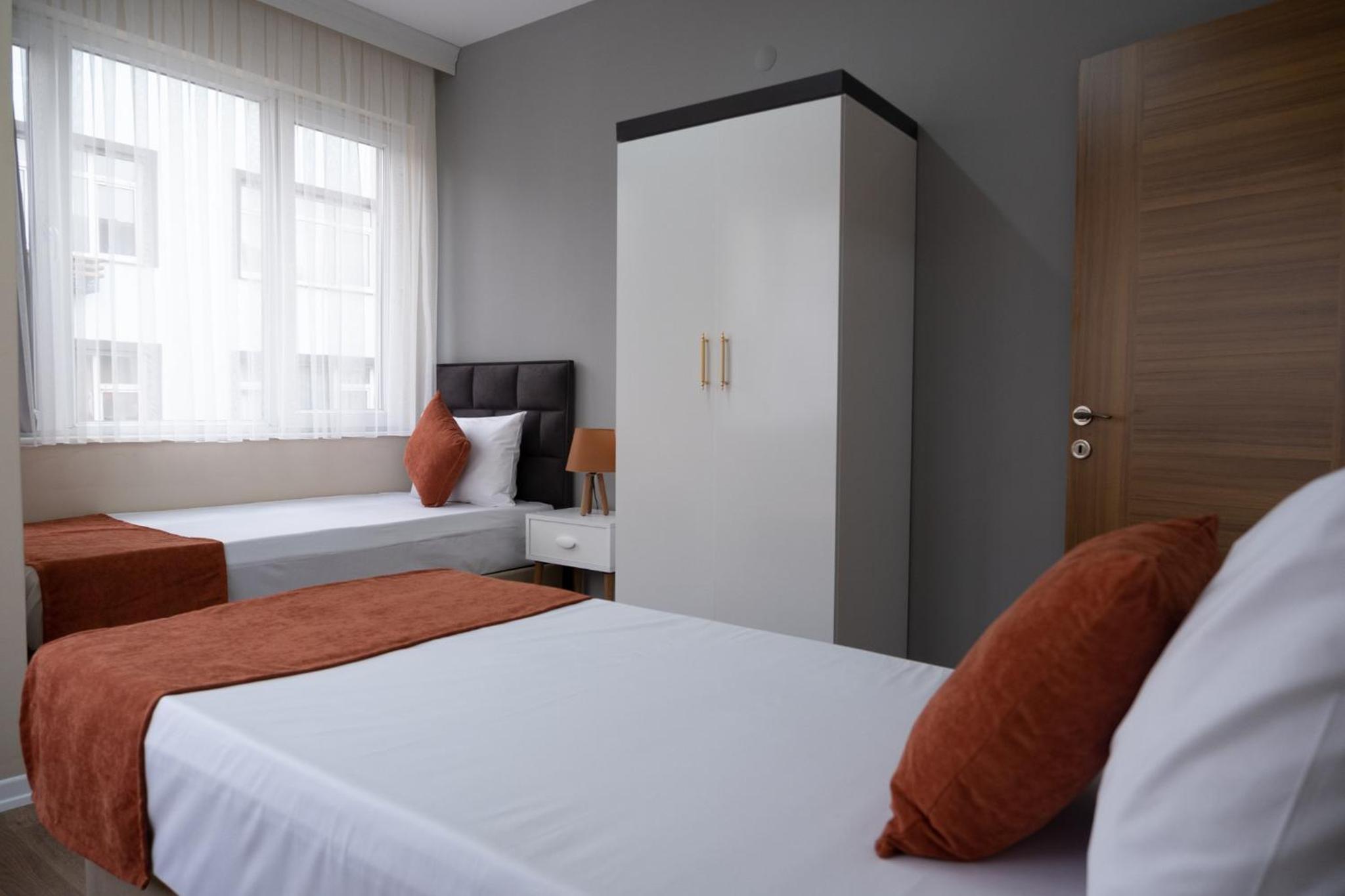 Three-Bedroom Apartment - Photo 6