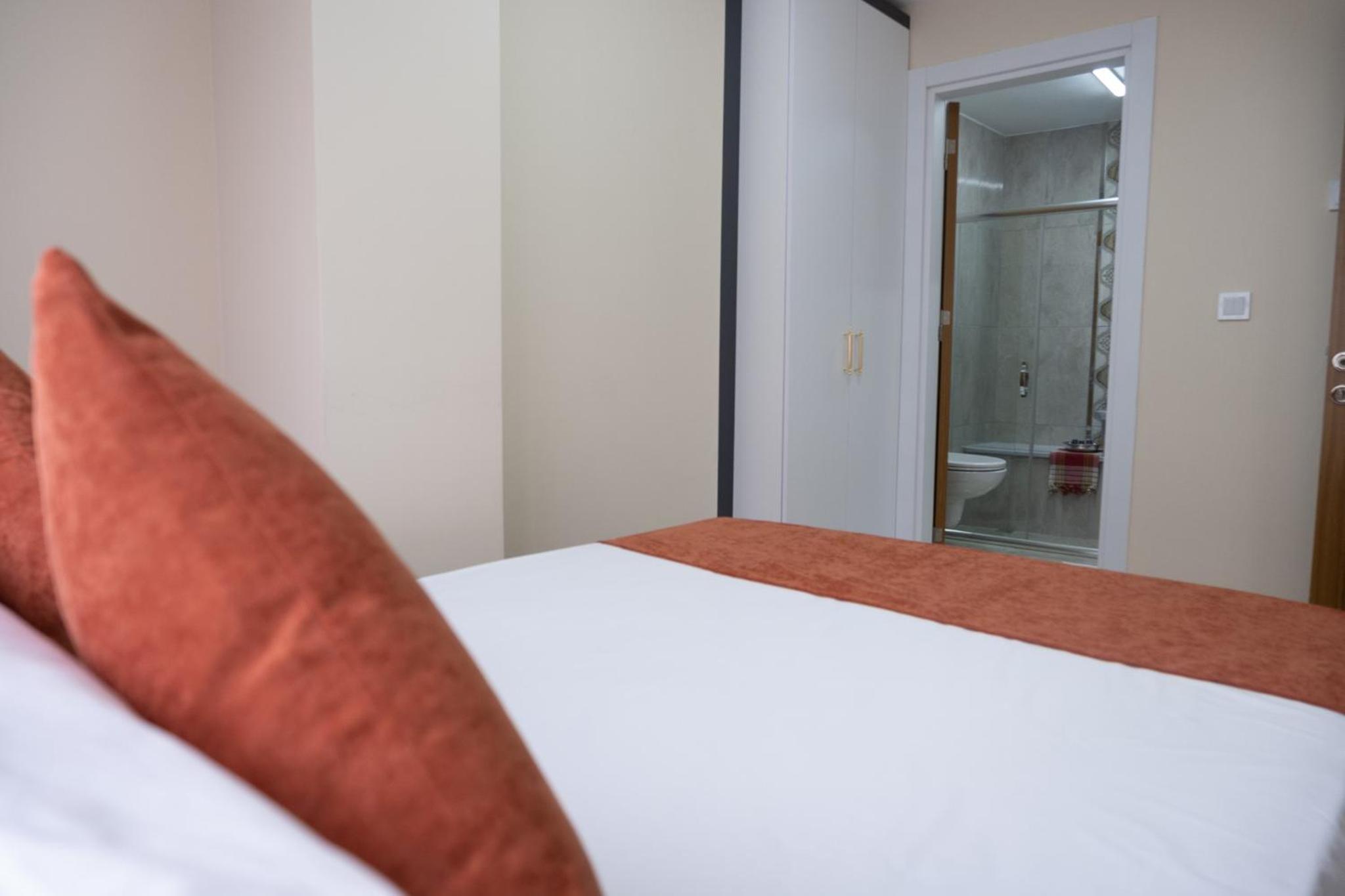One-Bedroom Apartment - Photo 8