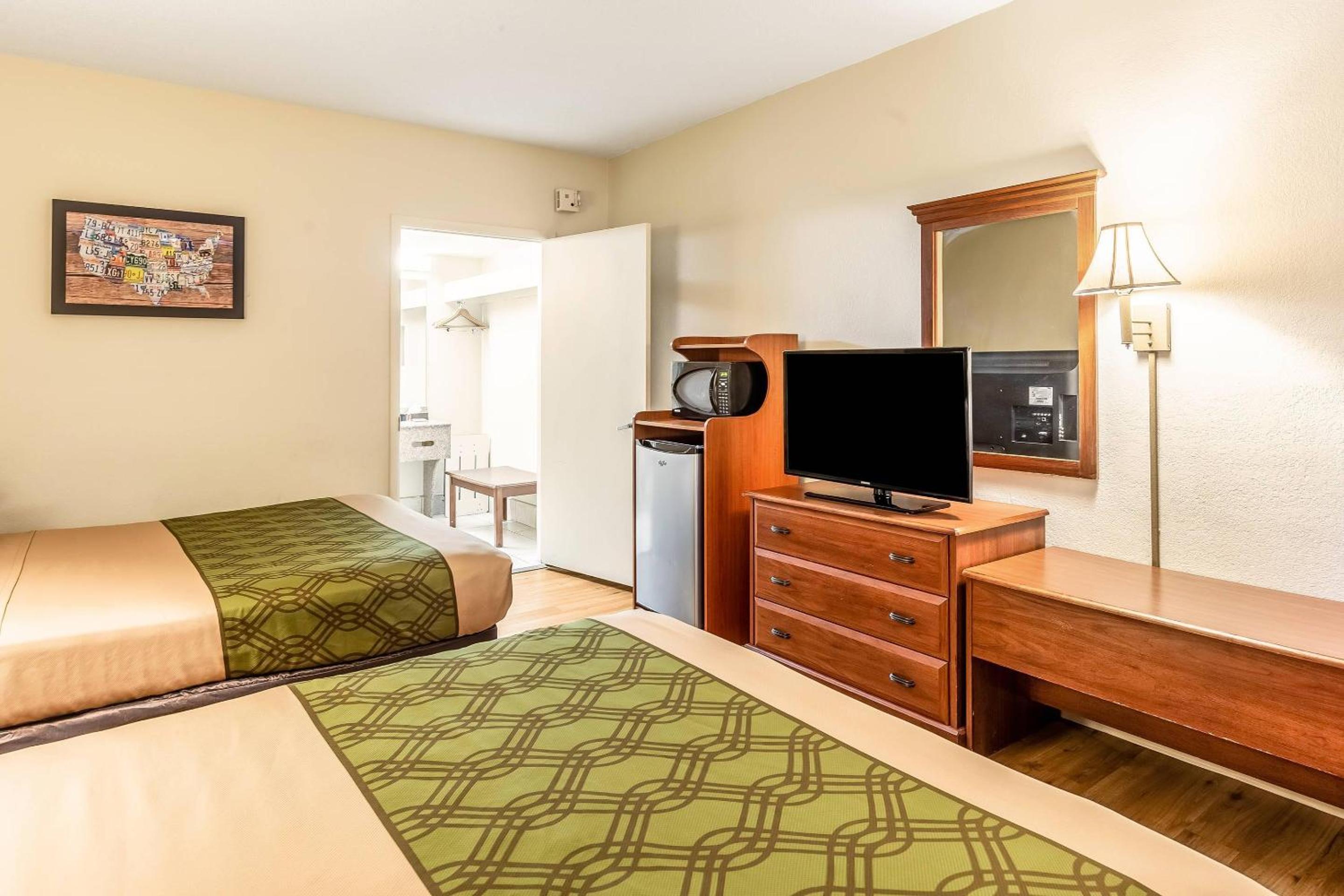 Queen Room with Two Queen Beds - Accessible/Non-Smoking