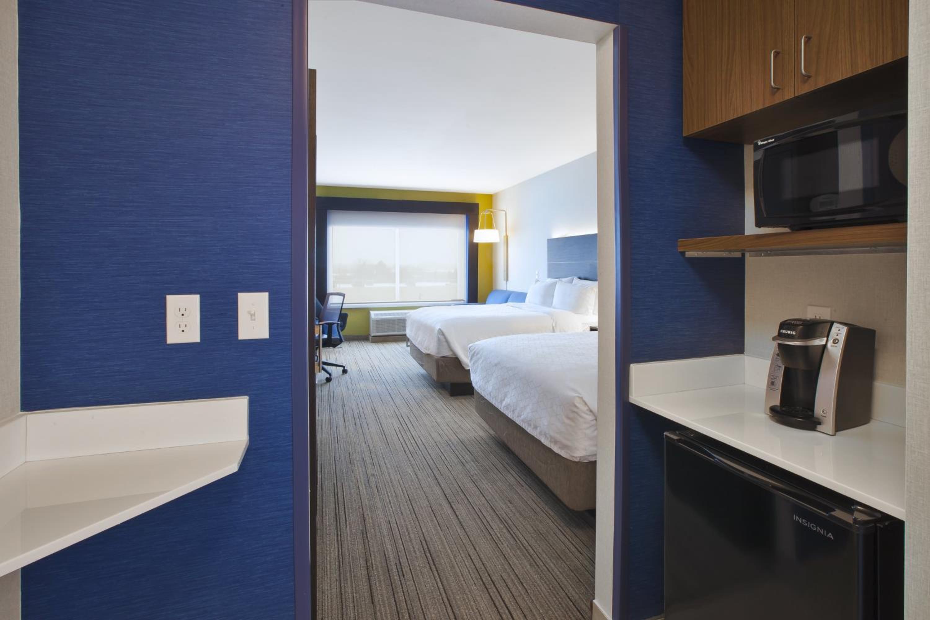 Queen Suite with Two Queen Beds
