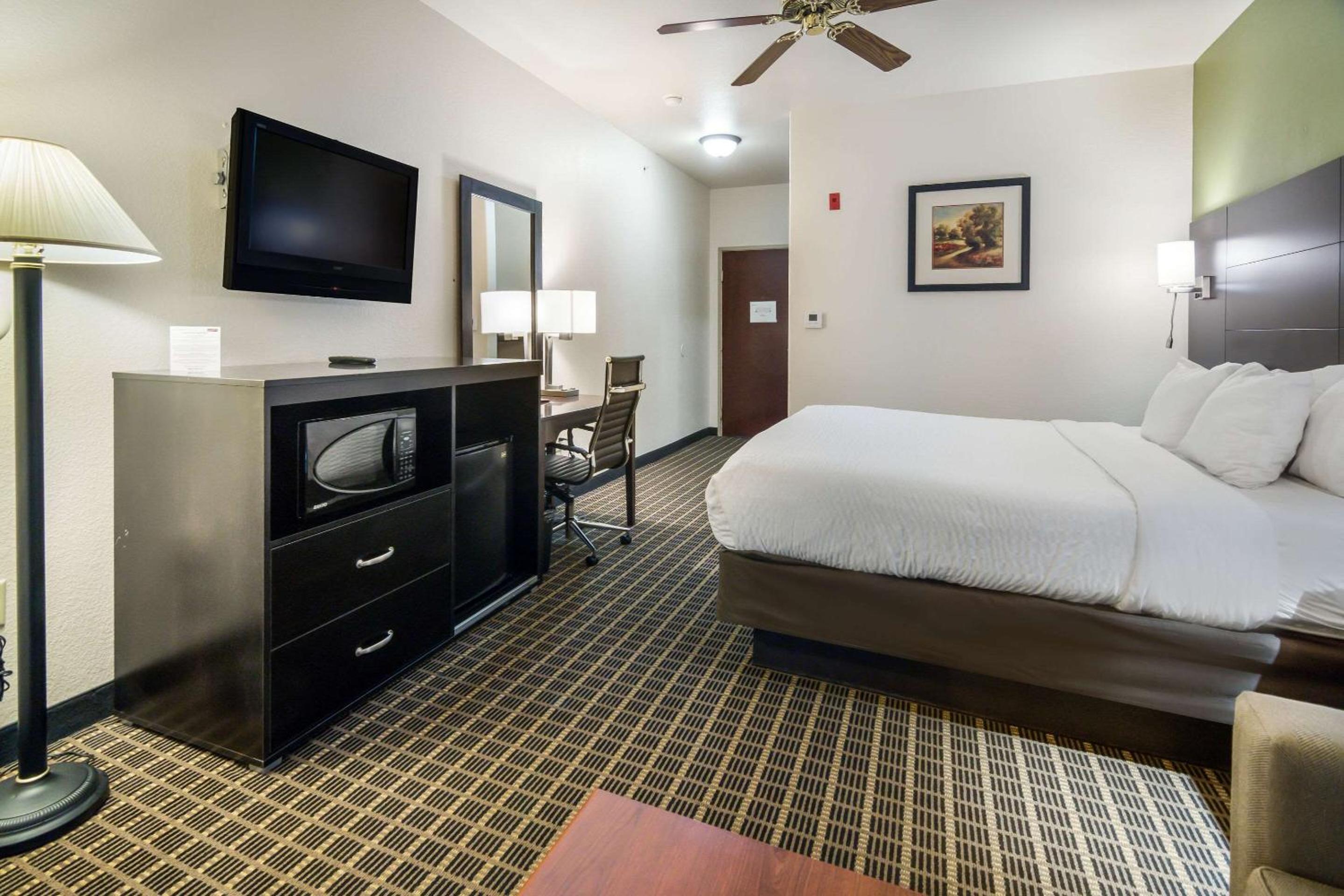 Standard King Room - Non-Smoking  photo 2