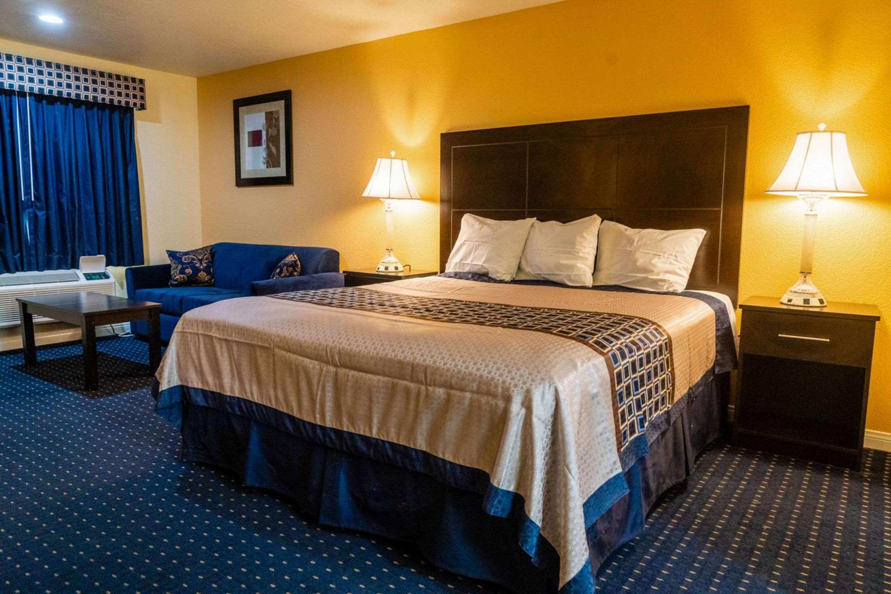 Standard Room, 1 King Bed, Smoking