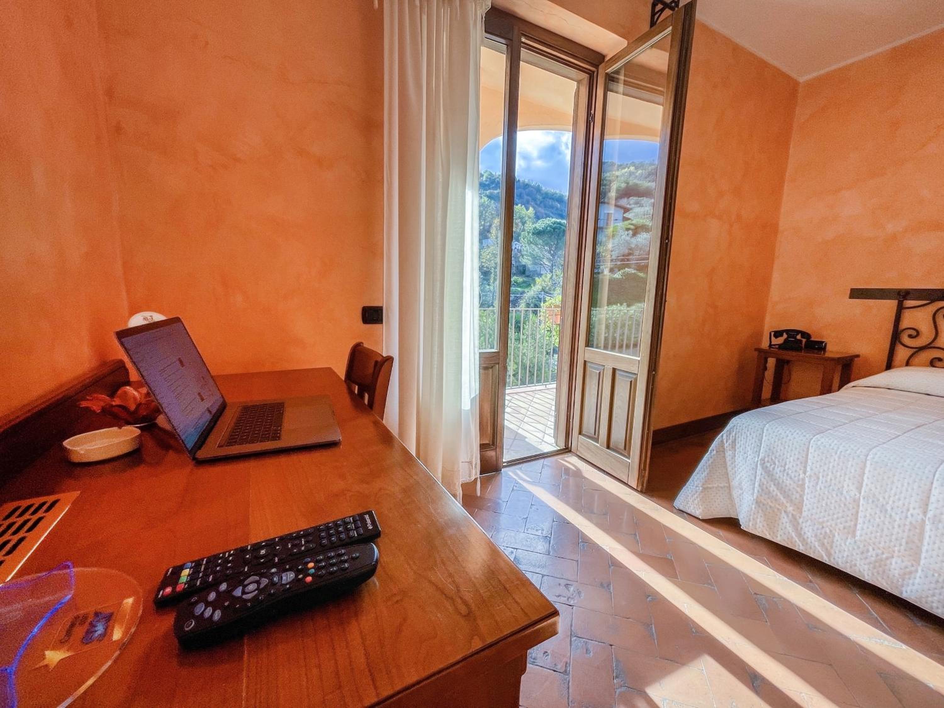 Double or Twin Room with Mountain View photo 1