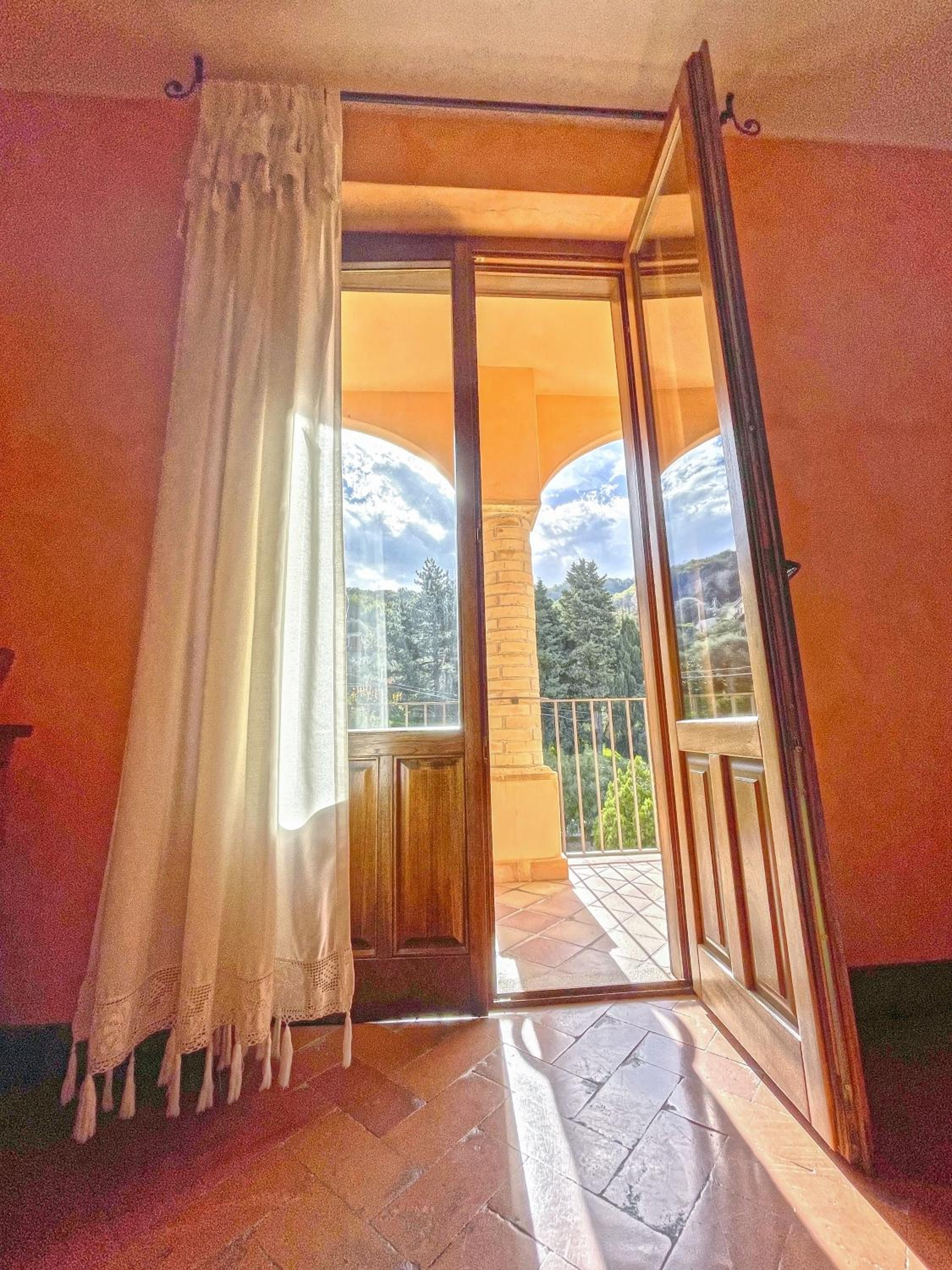 Double or Twin Room with Mountain View photo 2