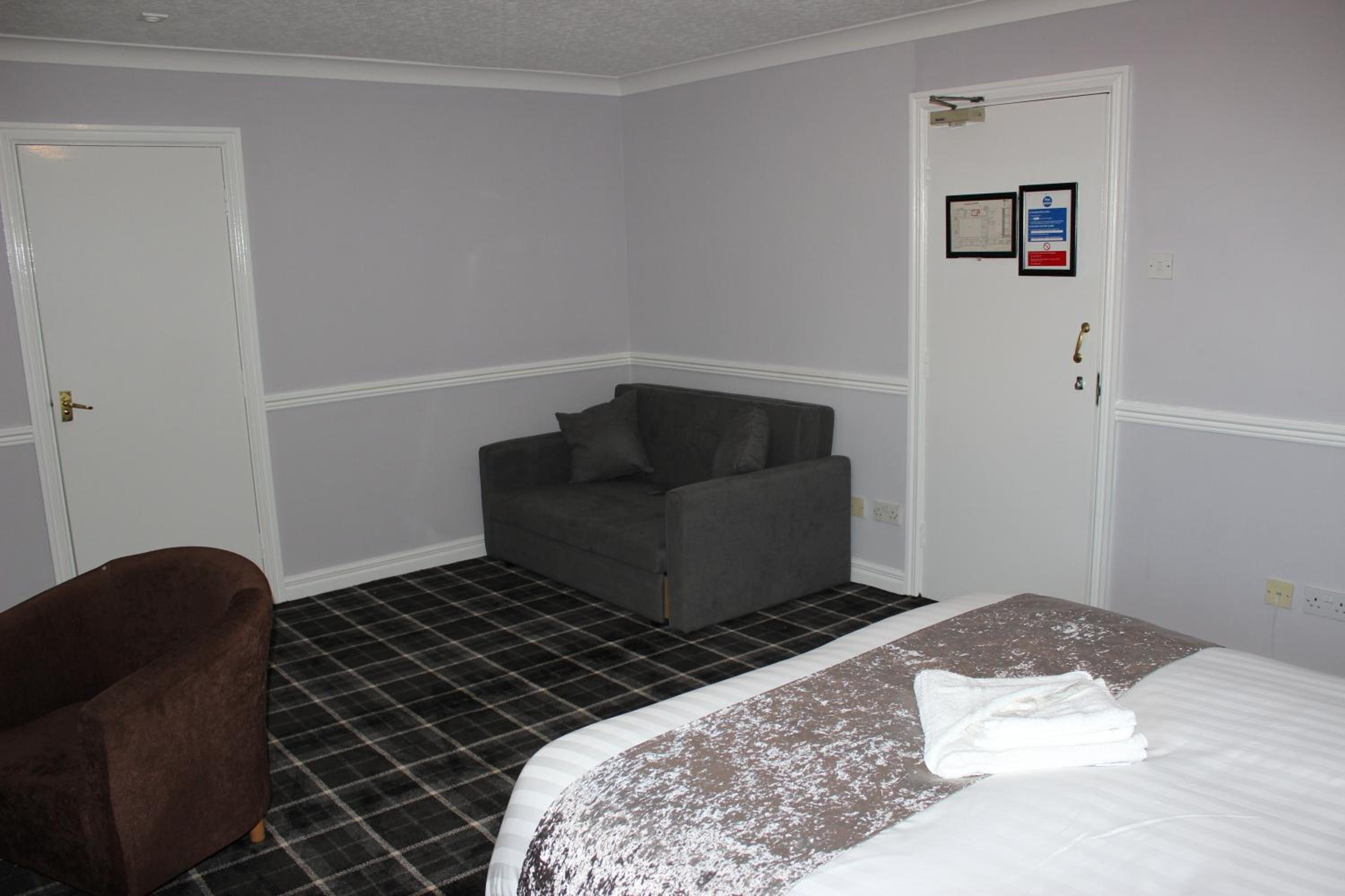 Family Room - Photo 3
