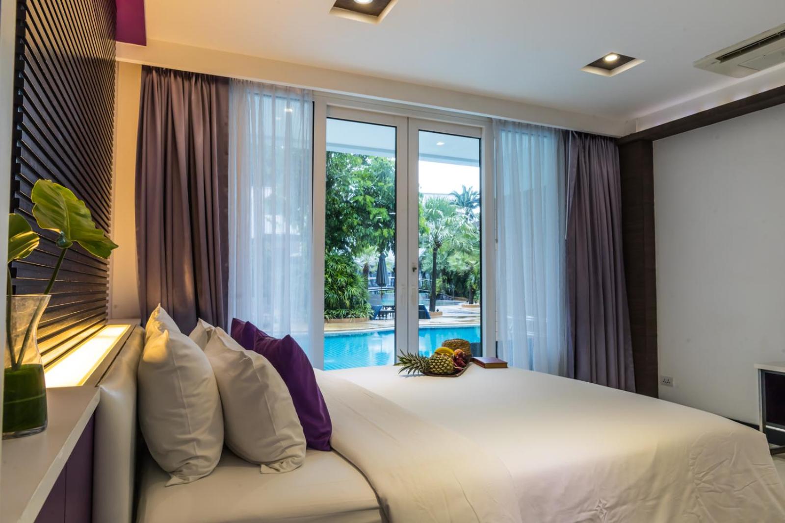 Deluxe Double Room with Pool Access - Photo 9