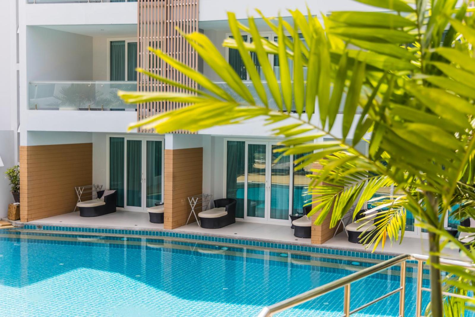 Deluxe Double Room with Pool Access - Photo 3