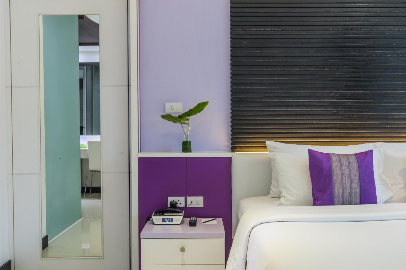 Deluxe Double Room with Pool Access - Photo 8