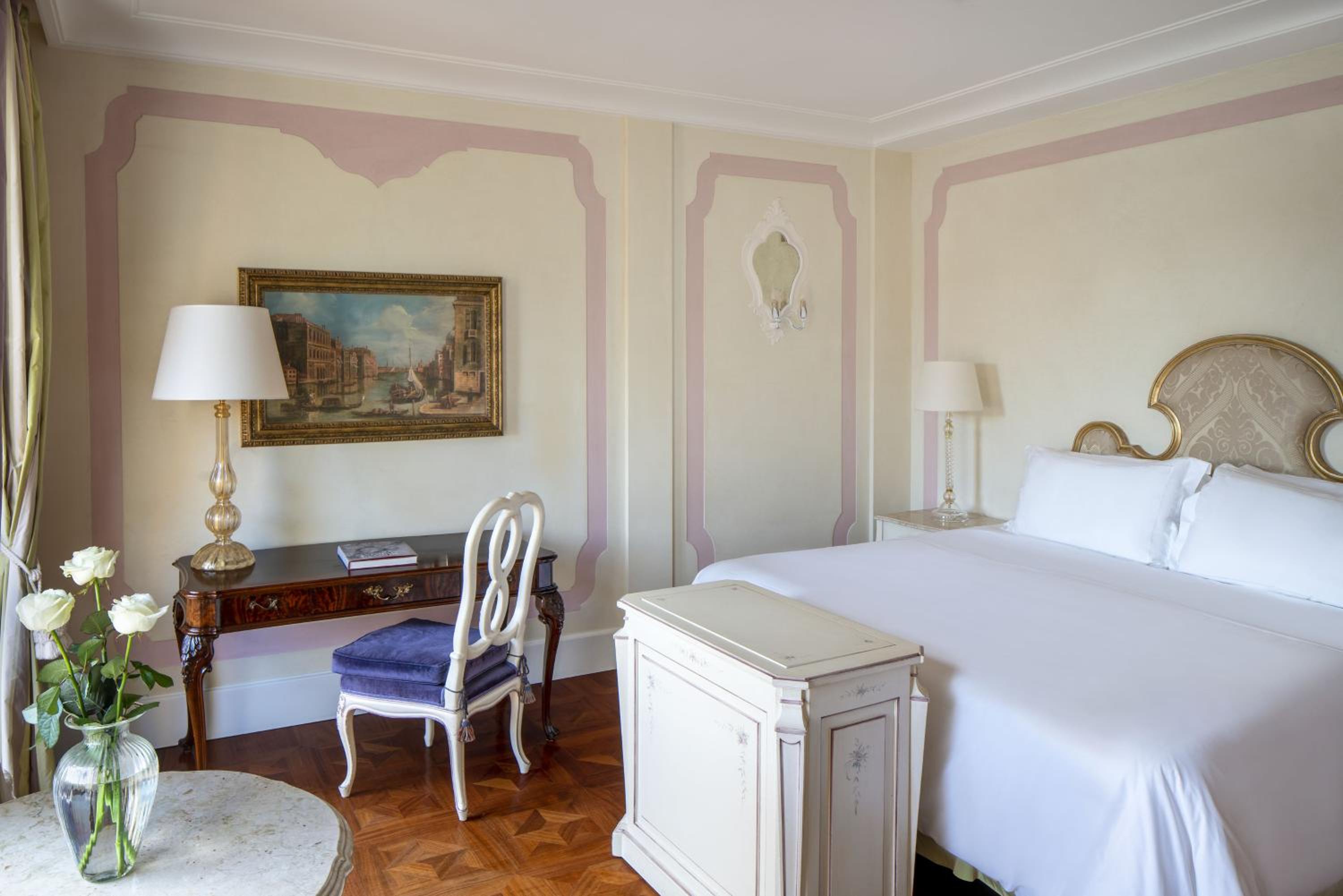 Premium Double or Twin Room with Balcony and Lagoon View thumbnail 5