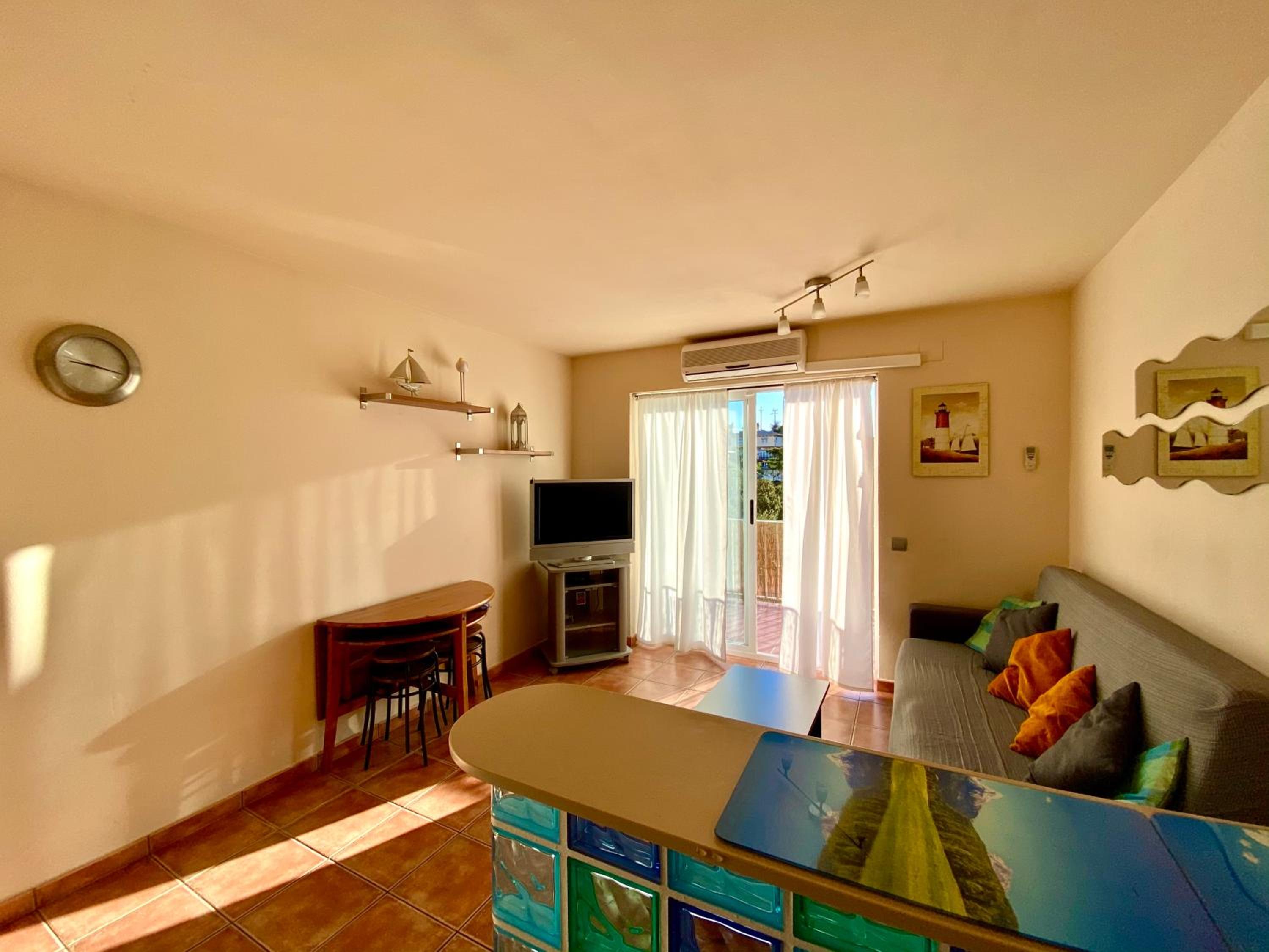 Apartamento con vista a la piscina