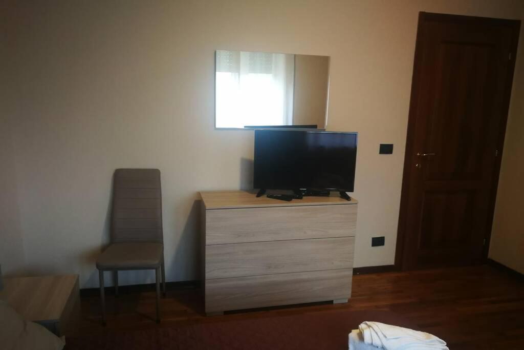 Three-Bedroom House - Photo 8