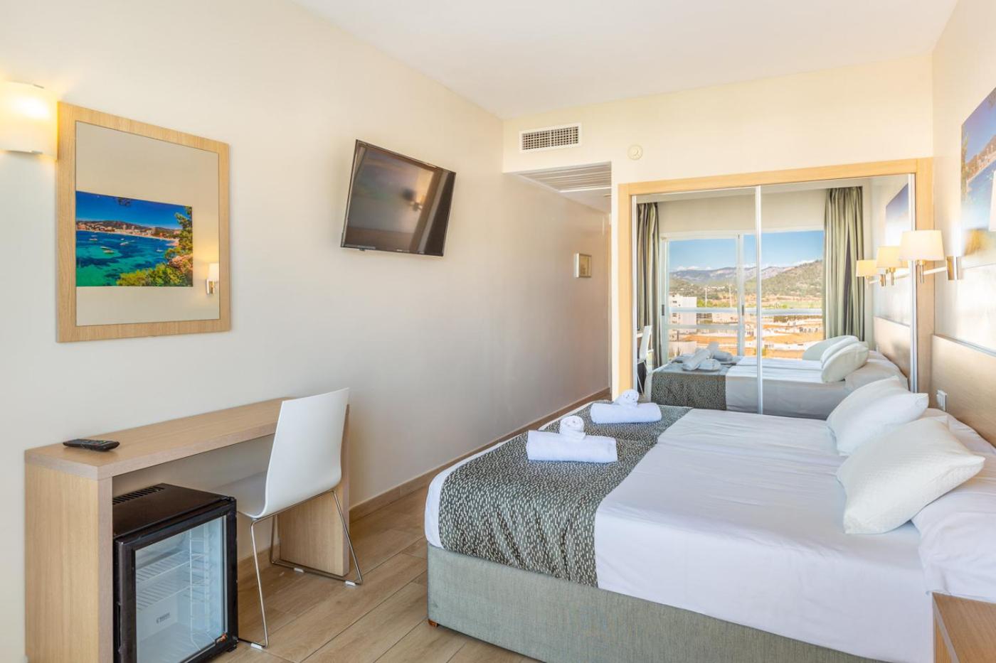 Twin Room - Photo 1