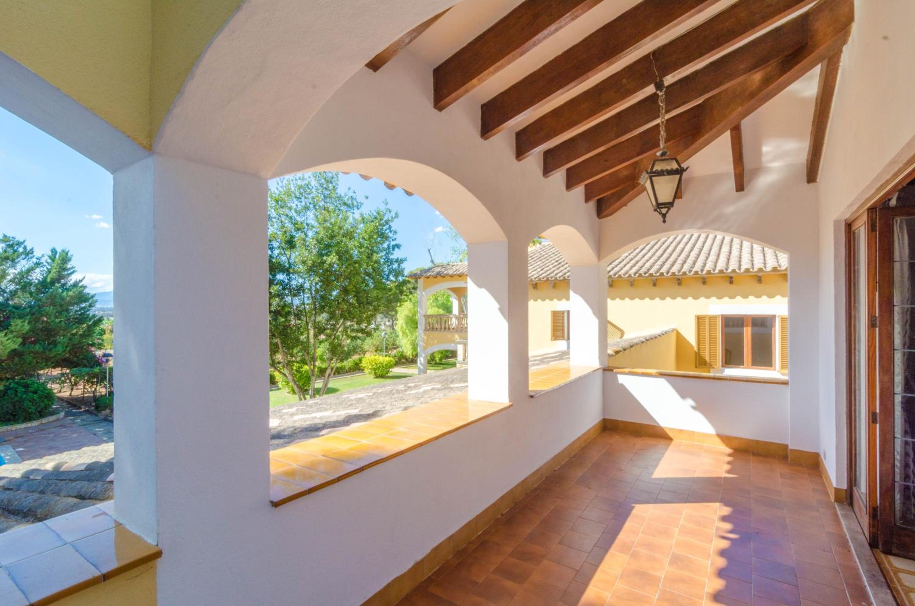 Villa photo 3