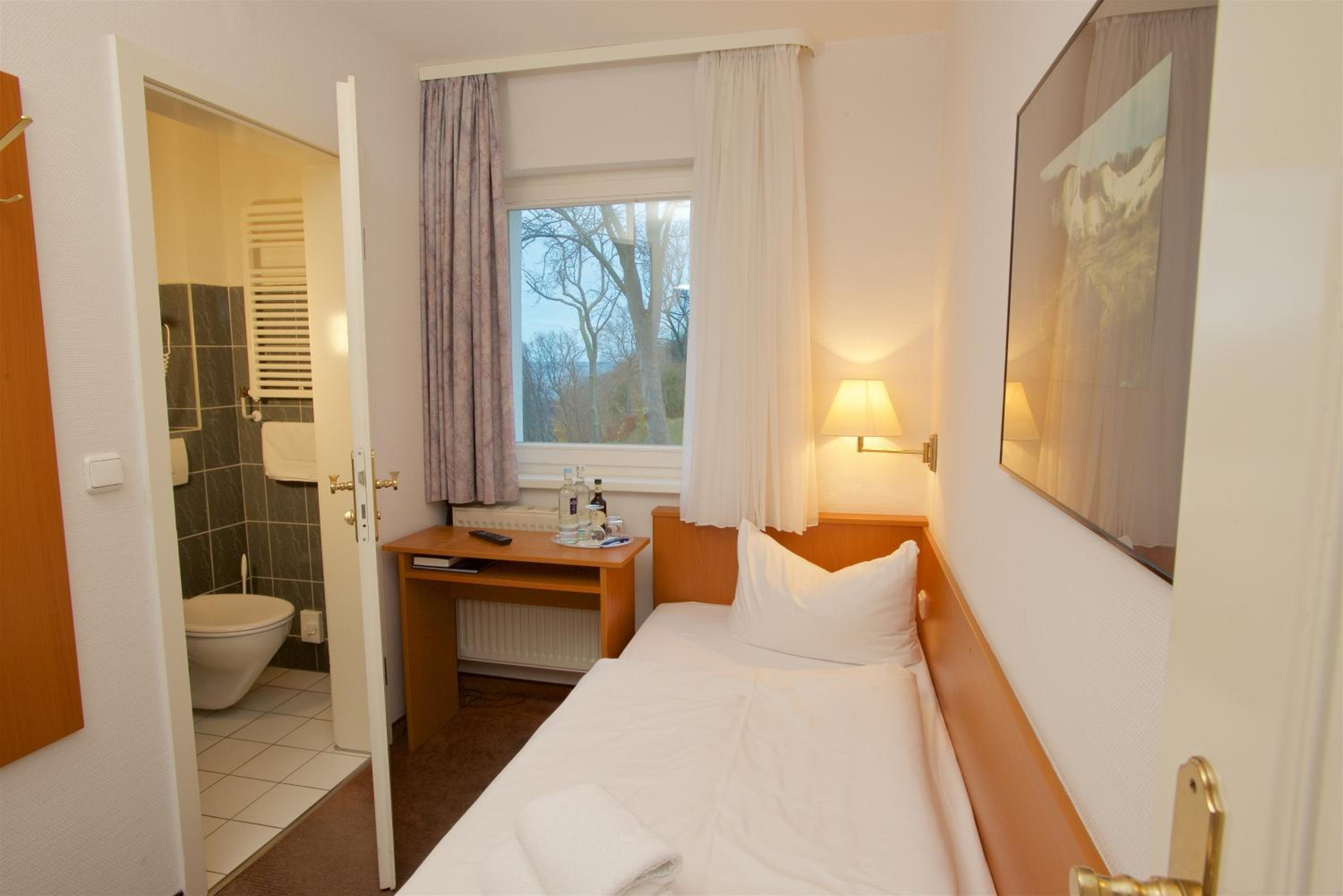 Single Room photo 2