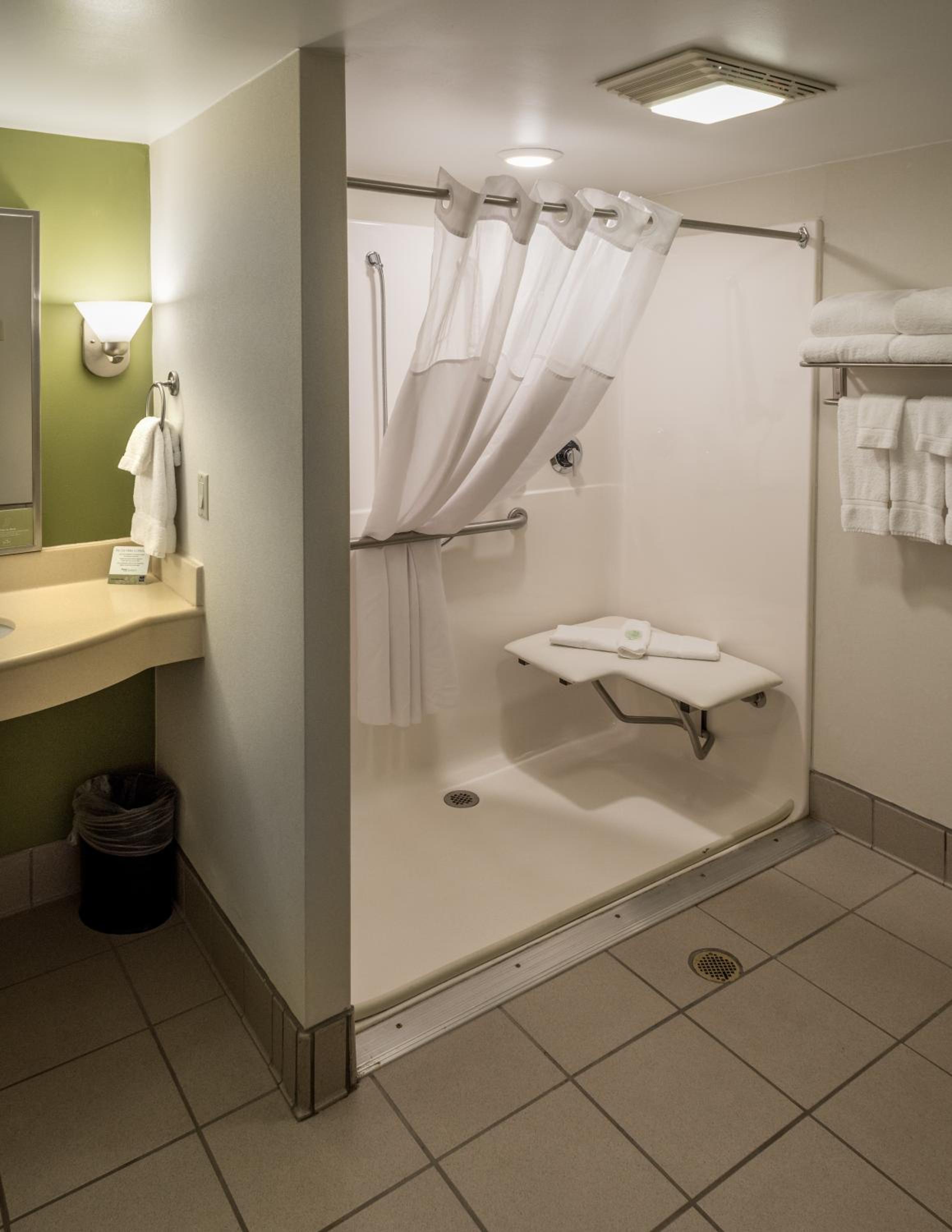 Suite with Two Double Beds - Accessible/Non-Smoking photo 2