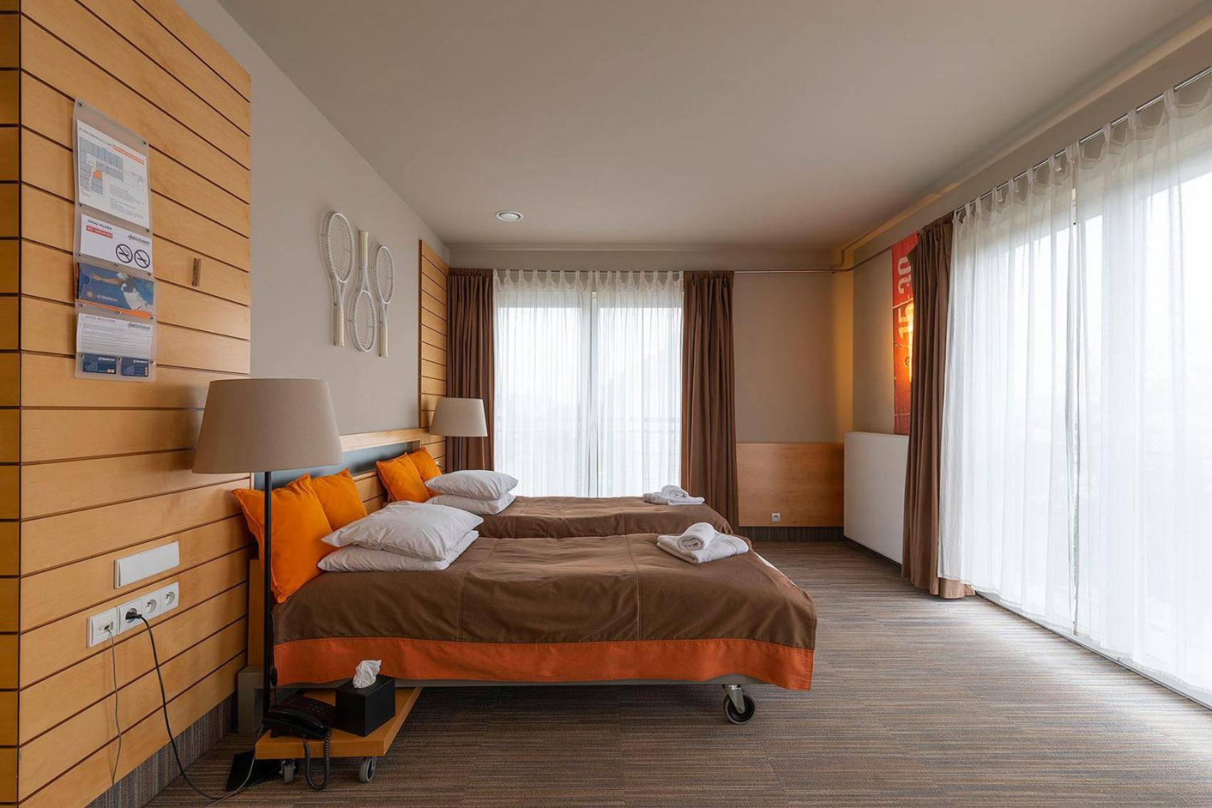 Twin Room - Photo 8