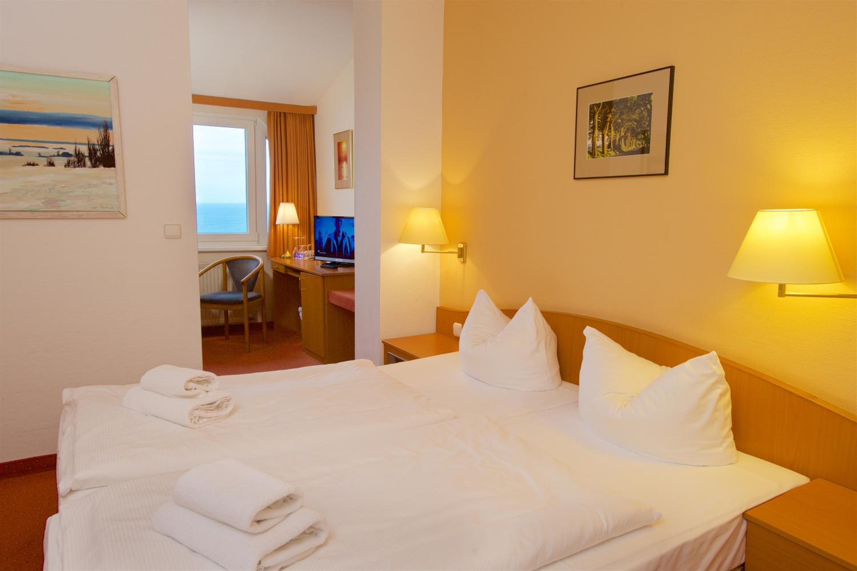 Comfort Double Room with Lake View - Main Building photo 2