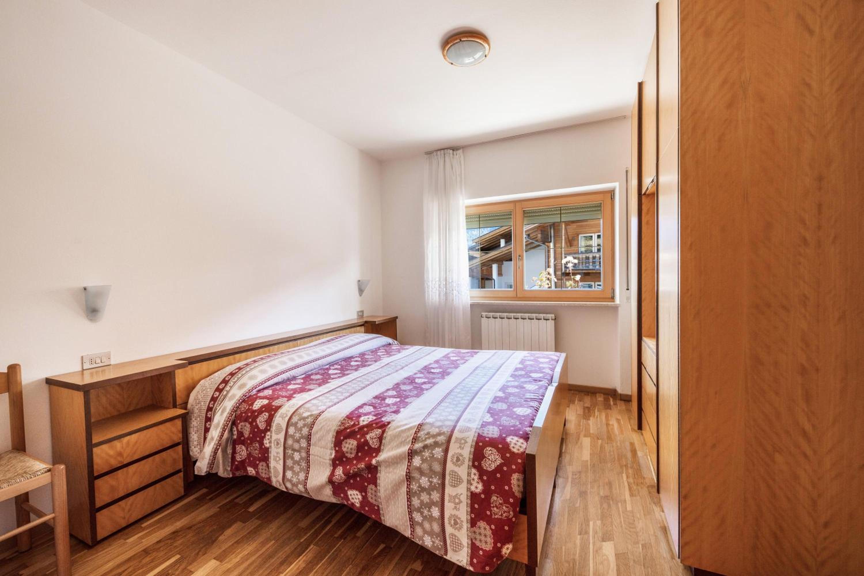 Two-Bedroom Apartment with Mountain View photo 3